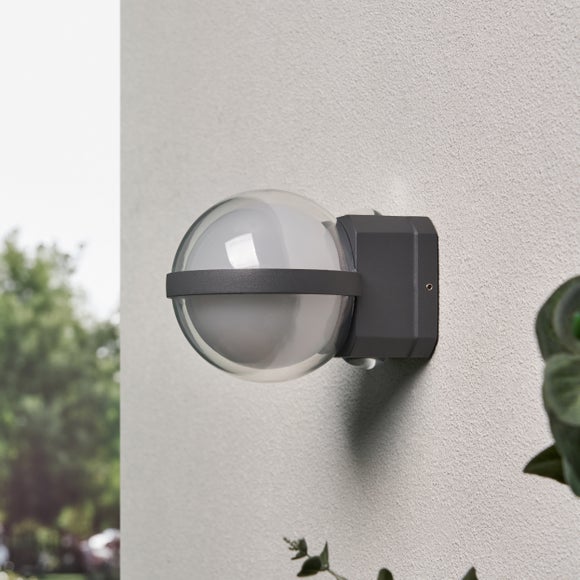 Anmo Globe LED Outdoor Wall Light