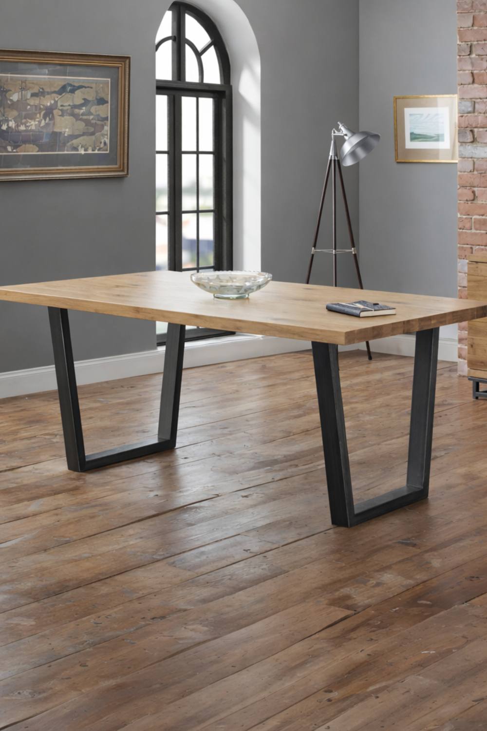 Julian Bowen Brooklyn Rectangular 4-6 Seater Dining Table in Light Oak