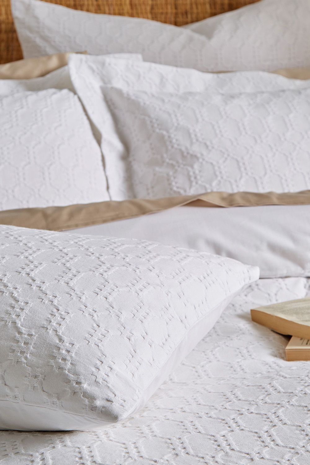 Bianca 'Waffle Cotton Circle' Duvet Cover Set in White 3