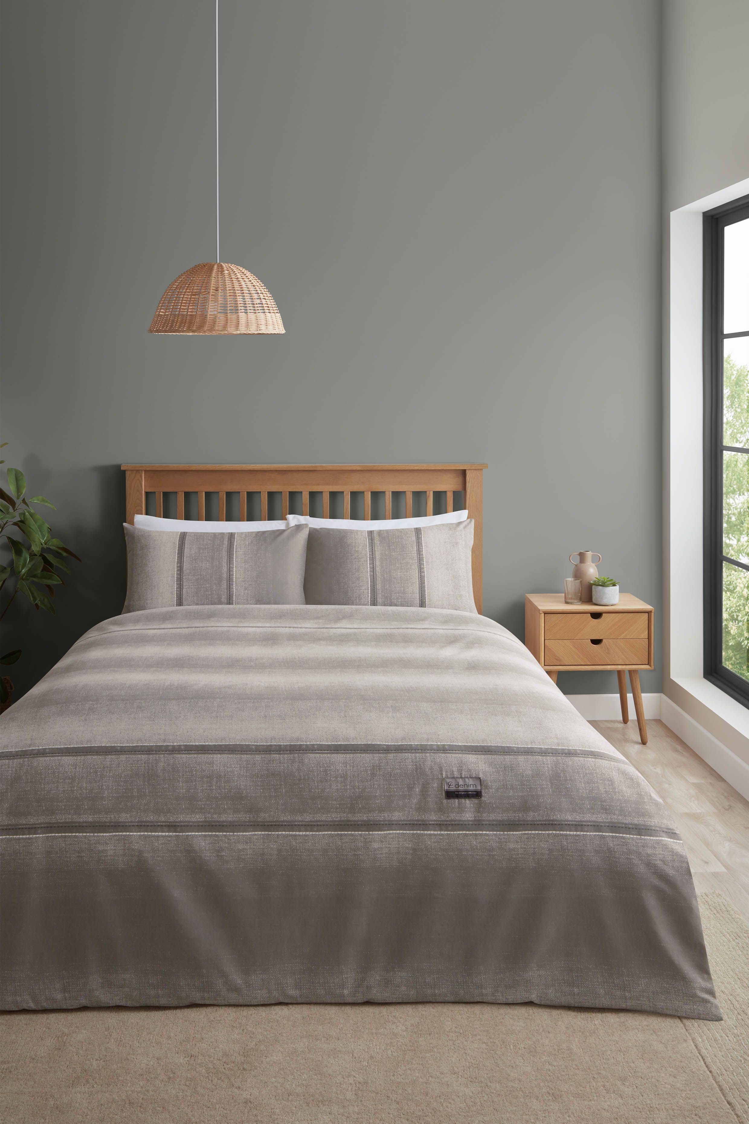 Catherine Lansfield 'Denim' Duvet Set in Grey