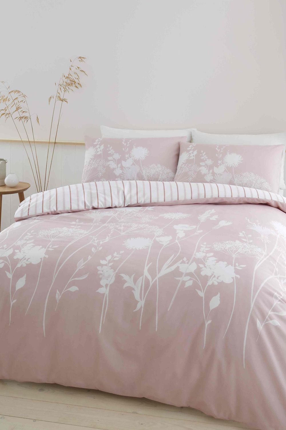 Catherine Lansfield Meadowsweet Floral Duvet Set in Pink