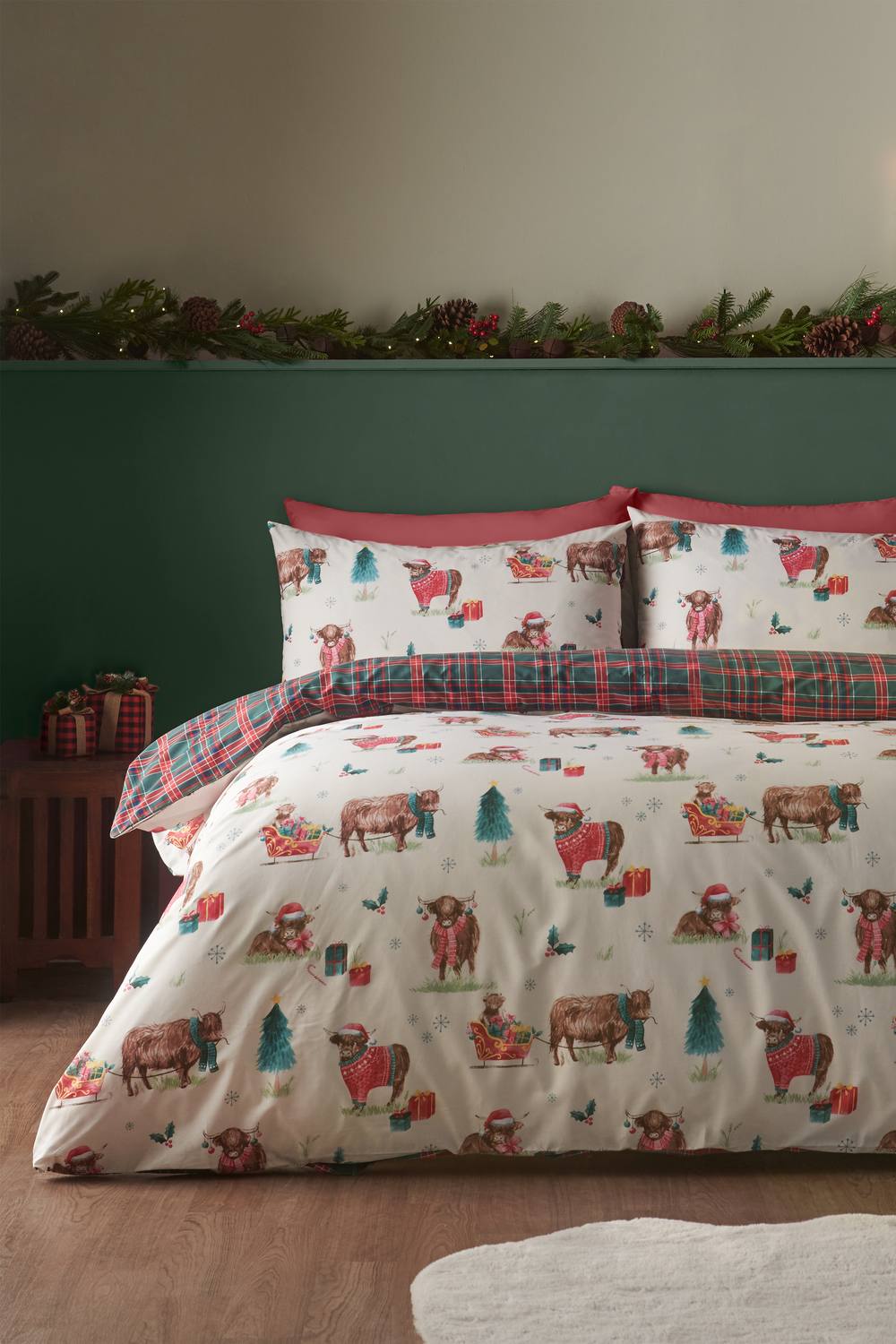 Catherine Lansfield 'Christmas Highland Cow' Reversible Duvet Cover Set in Natural