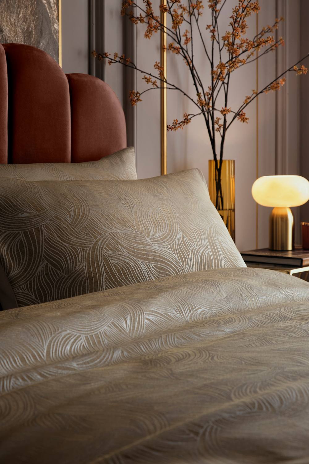 Laurence Llewelyn-Bowen 'Venus Grace' Jacquard Duvet Cover Set in Natural 2