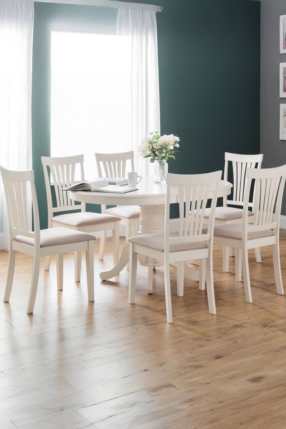 Julian Bowen Stanmore Round to Oval Extending 4-6 Seater Dining Table in Ivory