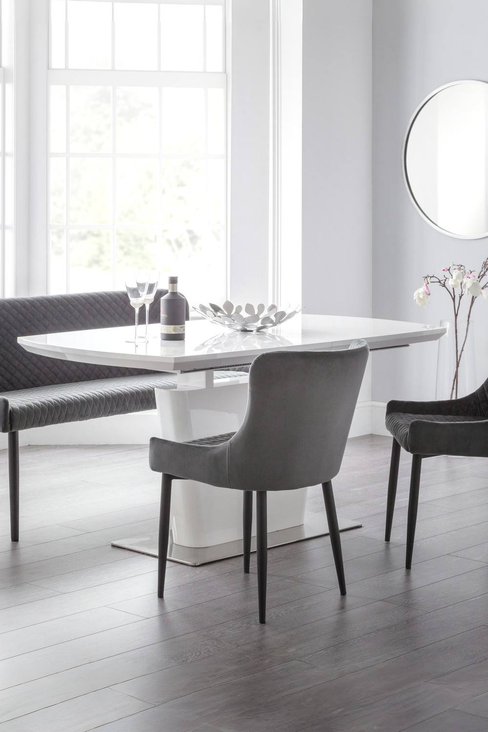 Julian Bowen Como Rectangular Extending High Gloss 4-6 Seater Dining Table in White