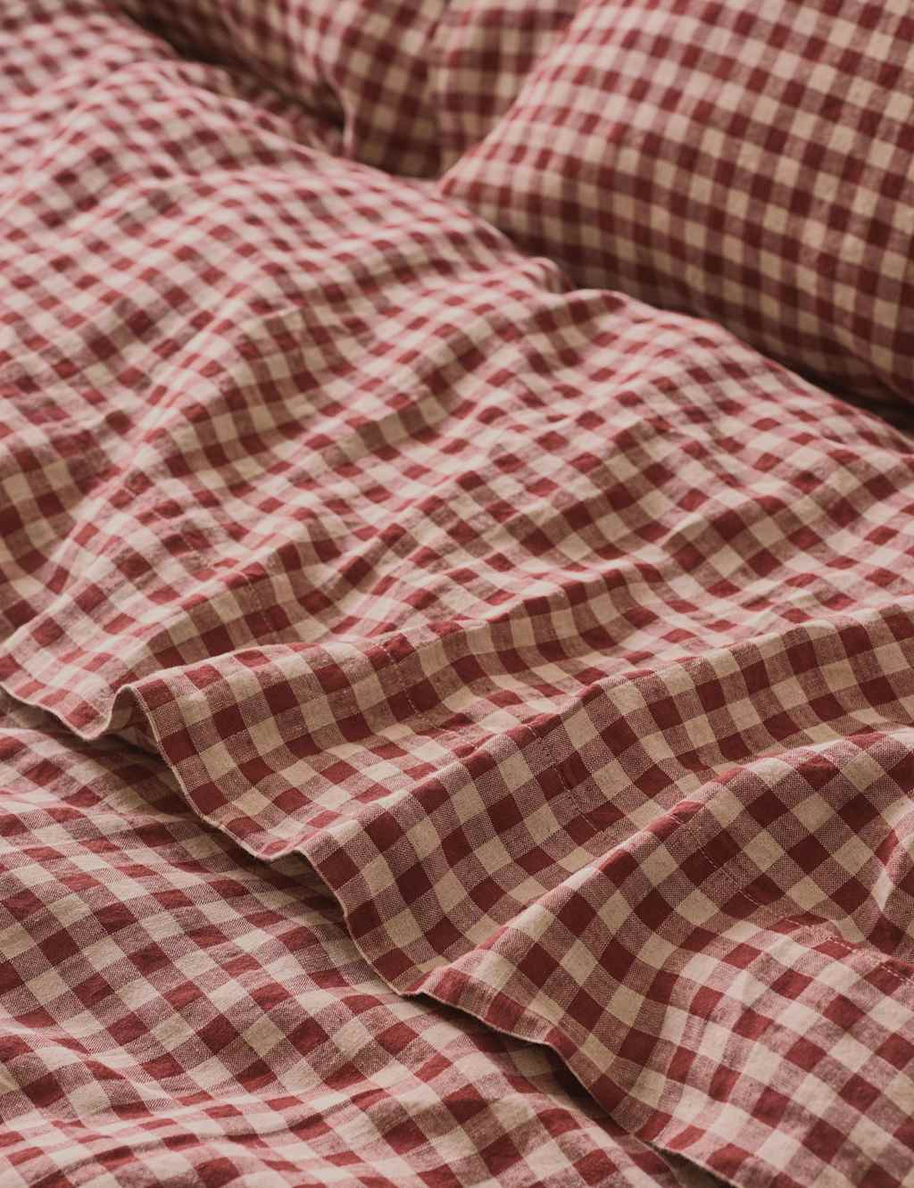 Piglet In Bed Linen Rich Gingham Flat Sheet Red Mix