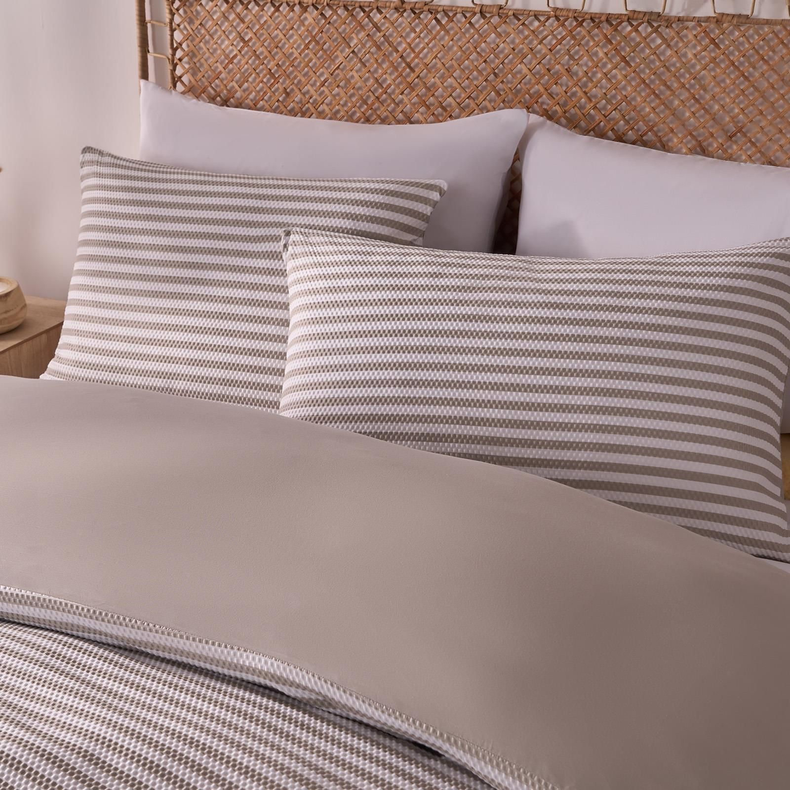 OHS Waffle Embossed Stripes Reversible Duvet Cover with Pillowcase in Natural