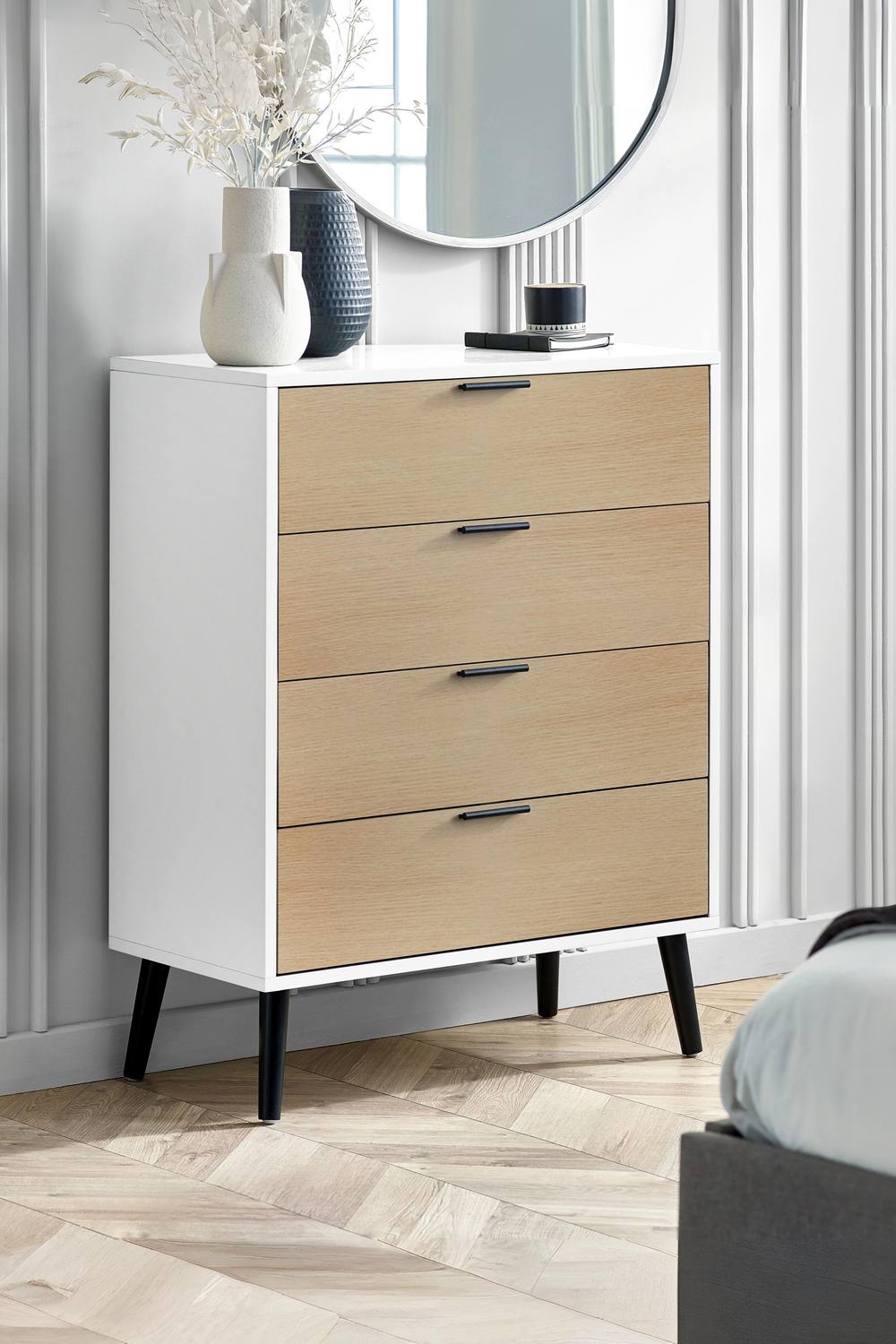 Julian Bowen Alba 4 Drawer Chest in White
