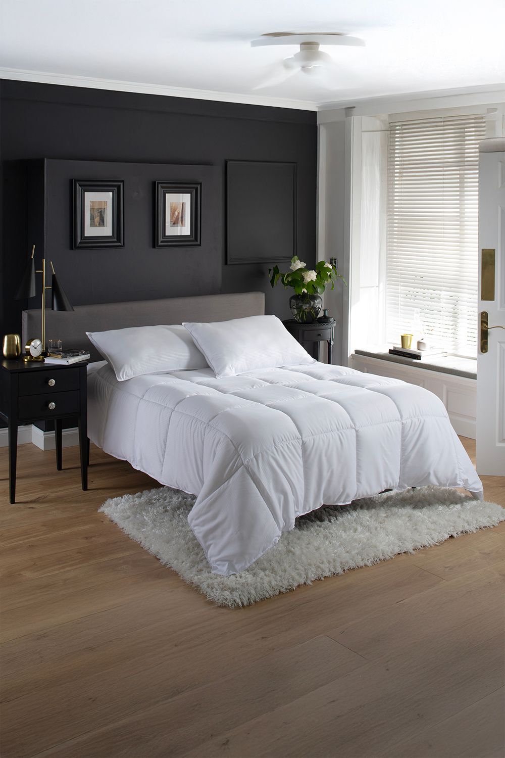 The Lyndon Company Hotel Premium Soft Touch 13.5 Tog All Year Round Duvet in White