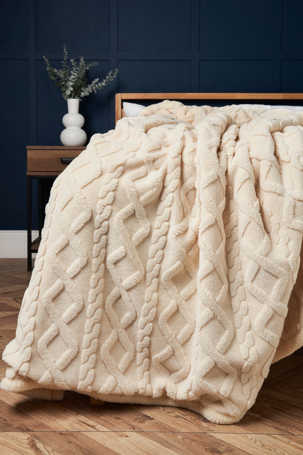 BHS Cable Knit Throw with Sherpa Backing in Cream
