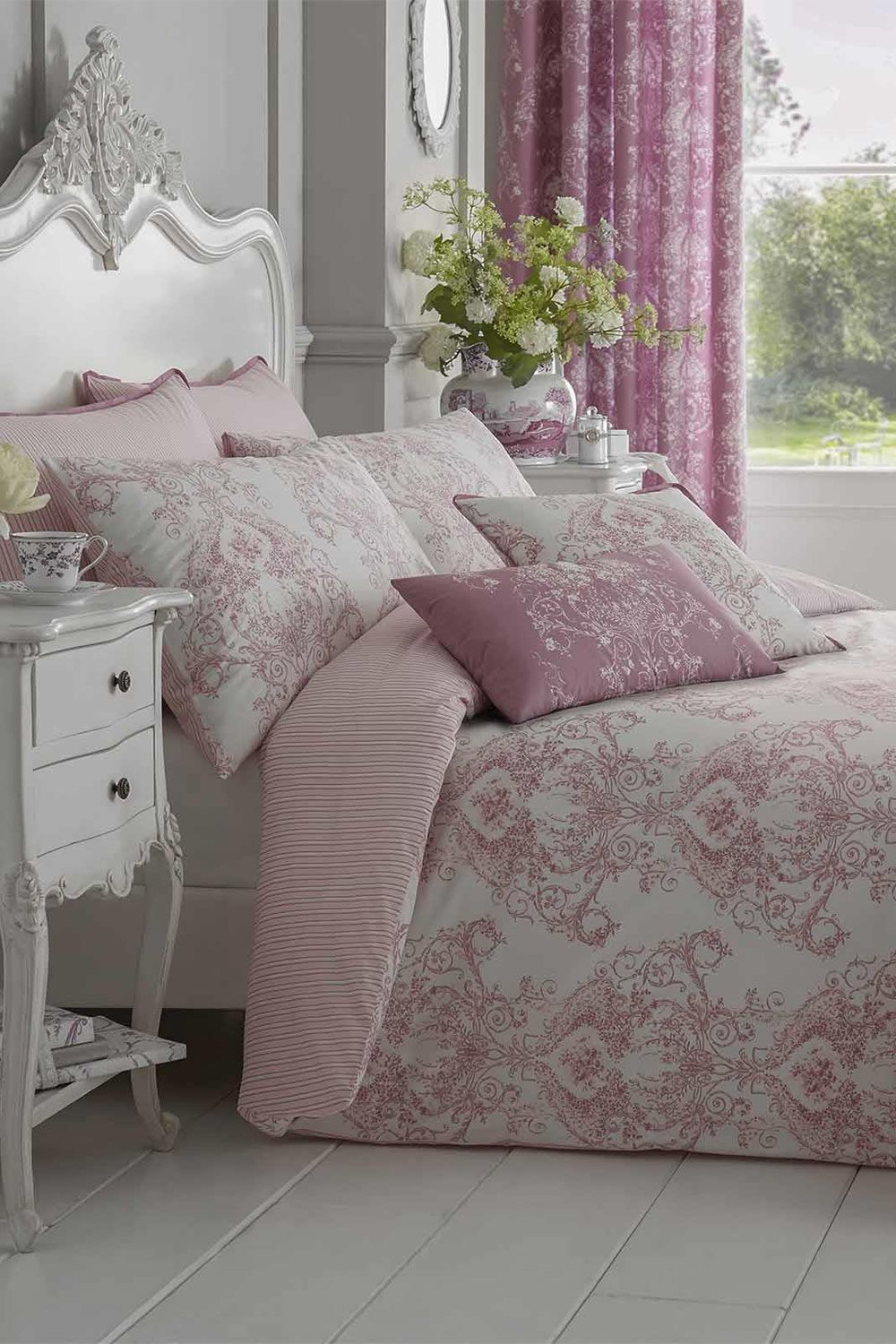 Homescapes French Toile Patterned Duvet Cover Set in Pink