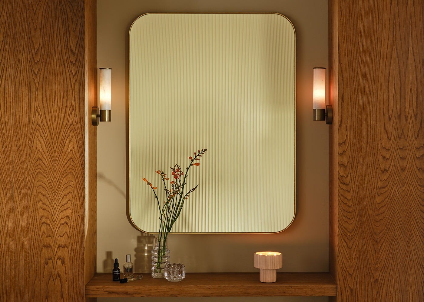 Heal's Fine Edge Mirror Rectangle Curved Gold 100x75cm 4