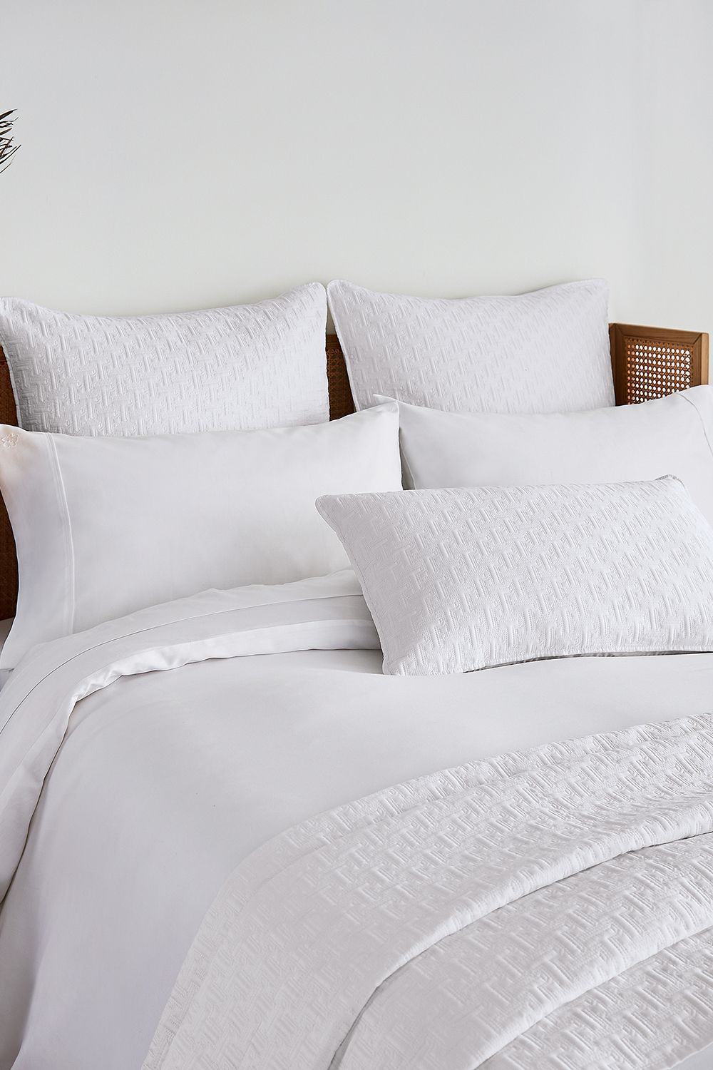 Ted Baker 'TB Plain Dye' Cotton Sateen Square Oxford Pillowcase in White 3