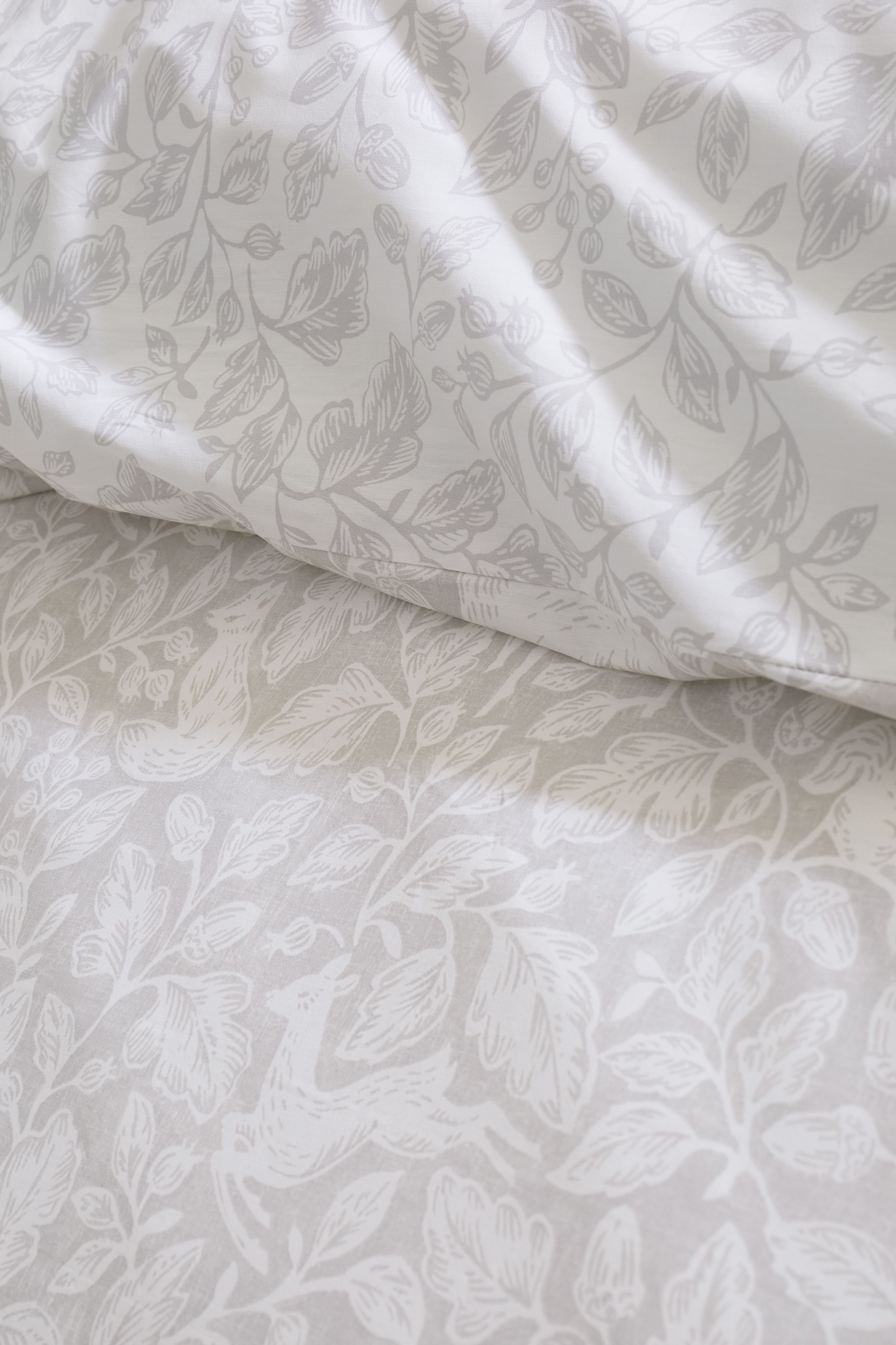 Bianca 'Woodland' 200 Thread Count Cotton Reversible Duvet Cover Set in Natural 4
