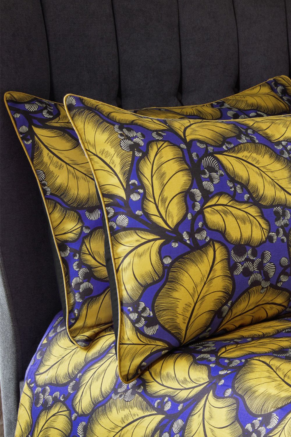 Edinburgh Weavers Magali 200TC Leaf Premium Cotton Sateen Piped Pair of Pillowcases in Yellow