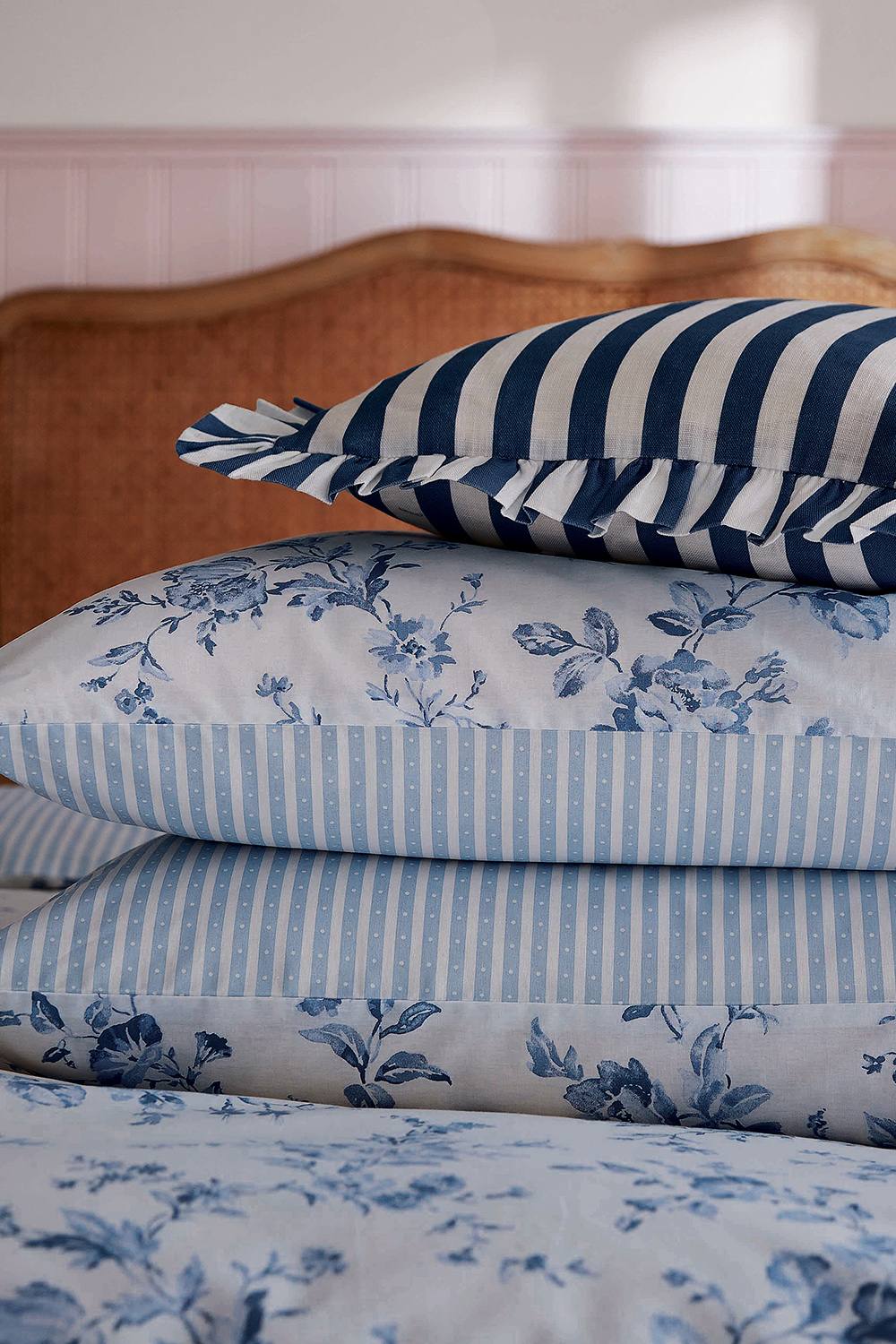 Helena Springfield 'Hedgerow' Cotton Duvet Cover Set in Blue 5