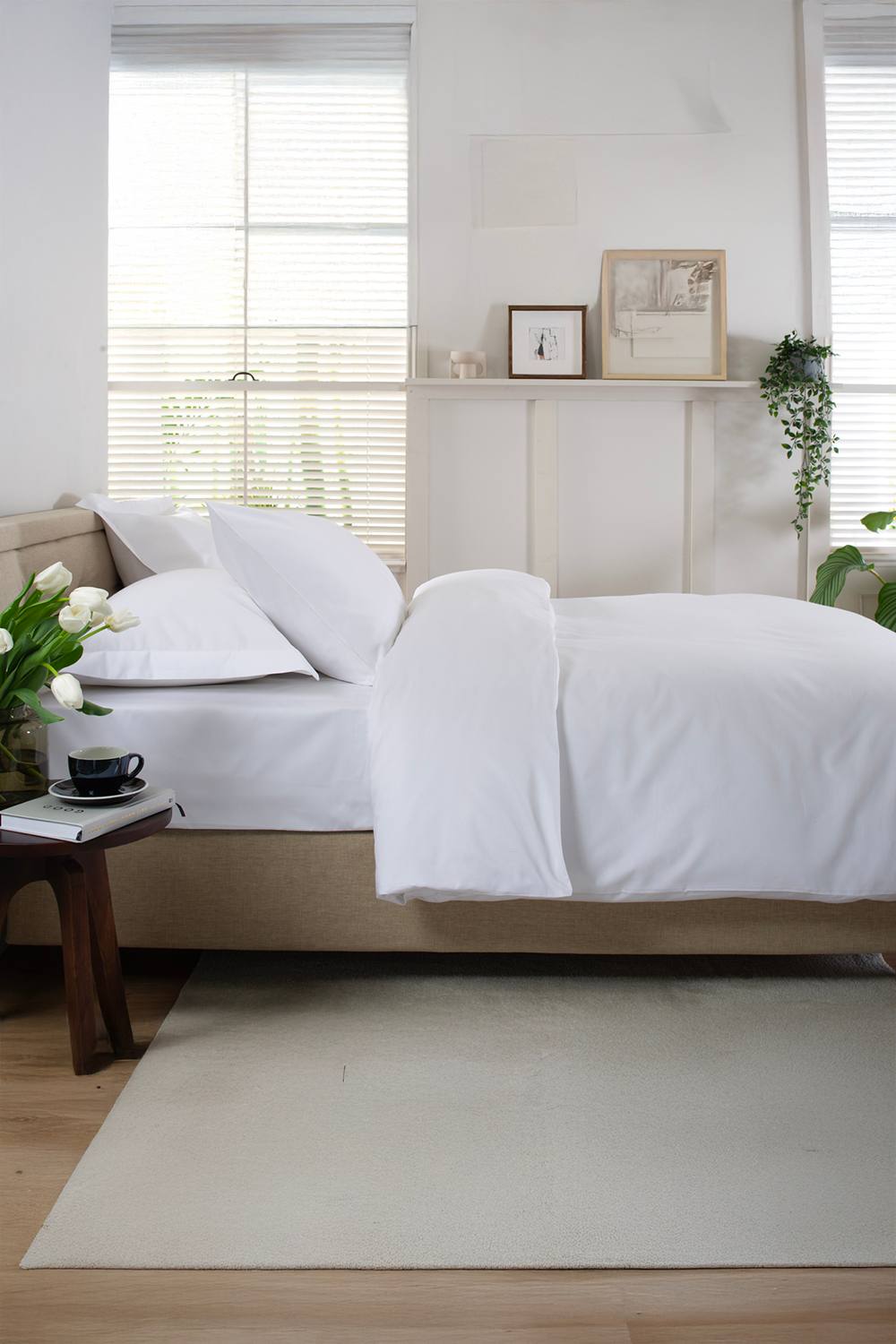 The Lyndon Company Peninsula Luxurious 1000 Thread Count Sateen Cotton Fitted Sheet in White