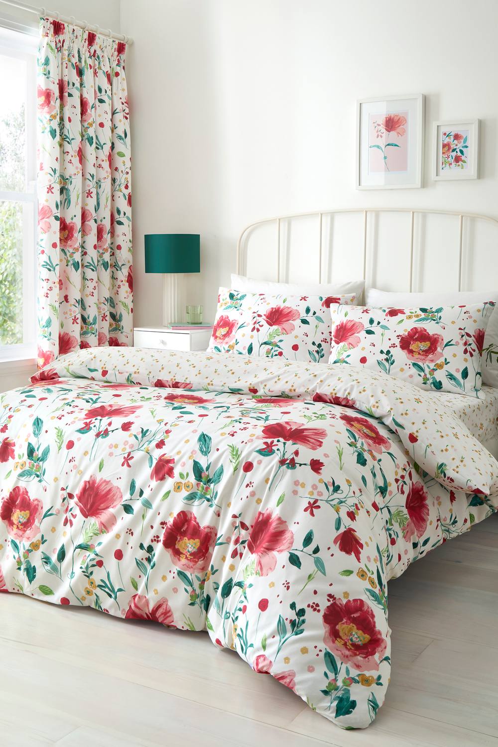 Dreams & Drapes 'Abstract Poppy' Easy Care Duvet Cover Set