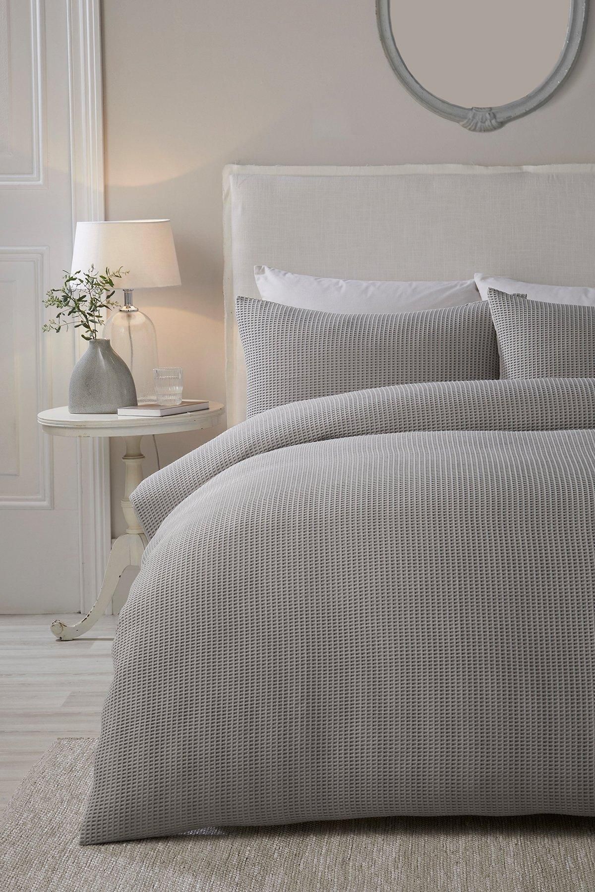 Serene 'Lindly' Waffle Duvet Cover Set in Silver