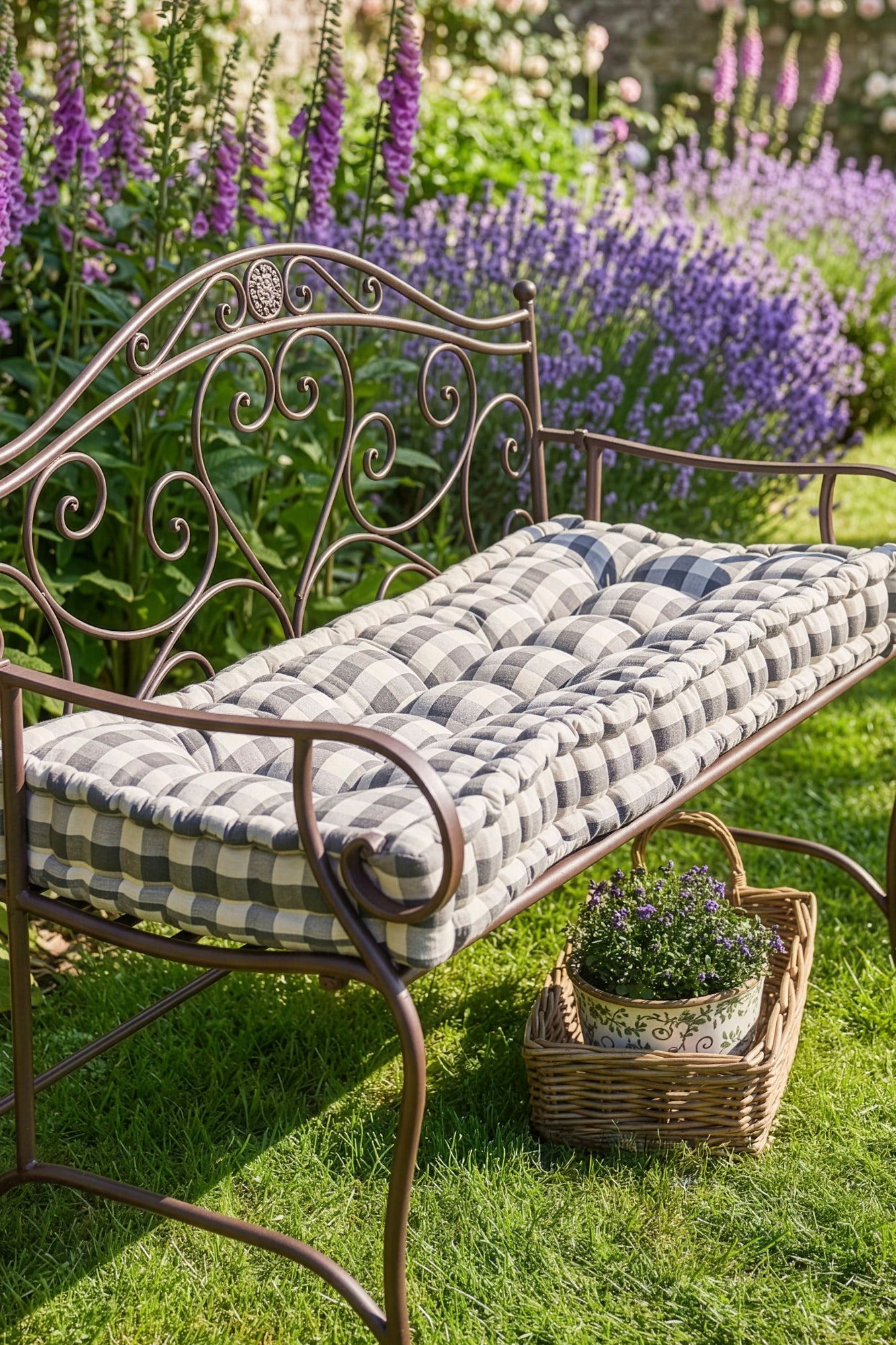 Dibor Traditional Grey Striped Summer Outdoor Garden Bench Cushion L112cm x W44cm