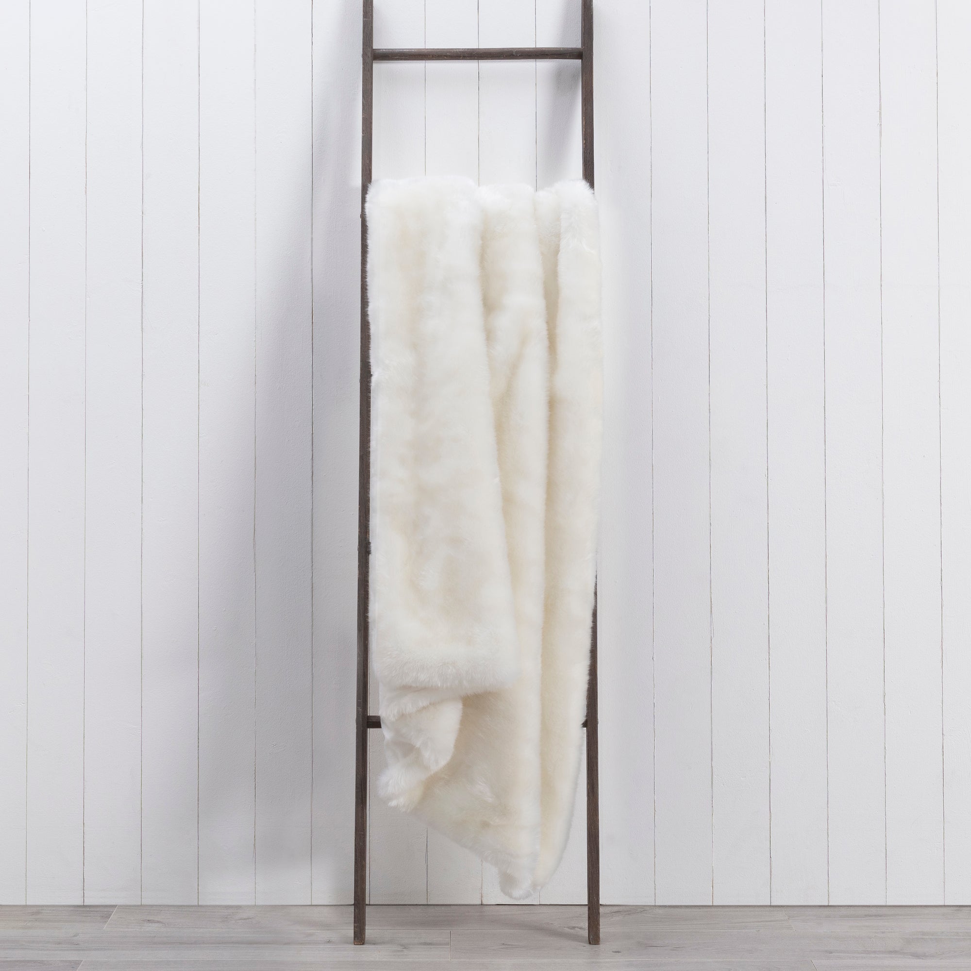 Alanna White Faux Fur 130cm x 180cm Throw White