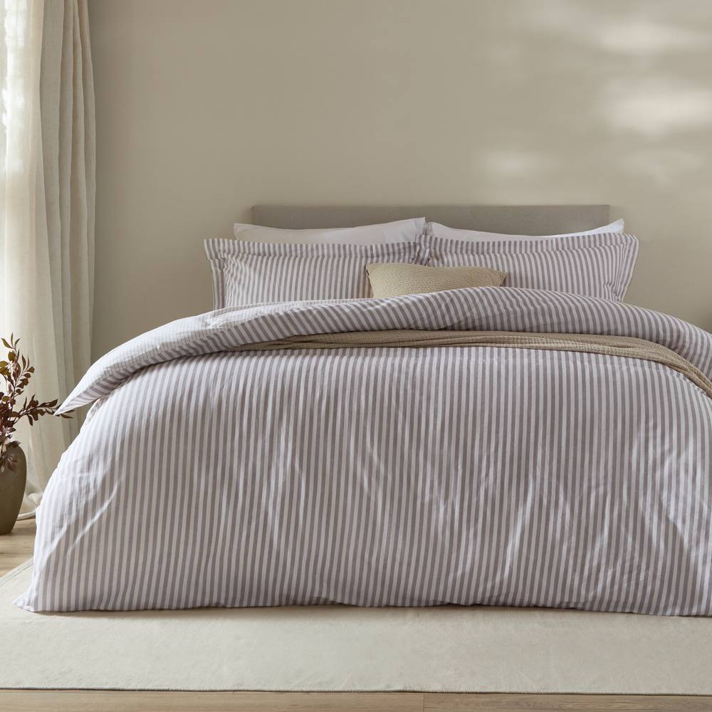 Yard Hebden Striped 100% Cotton Duvet Cover Set in Mauve