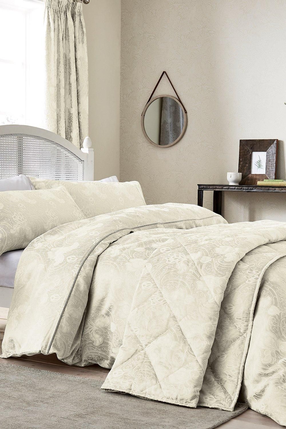 Sanderson 'Ashbee' Throw in Ivory