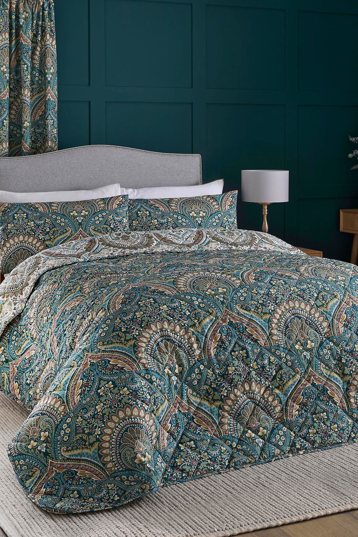 Dreams & Drapes 'Palais' Jacobean Damask Inspired Print Quilted Bedspread in Teal