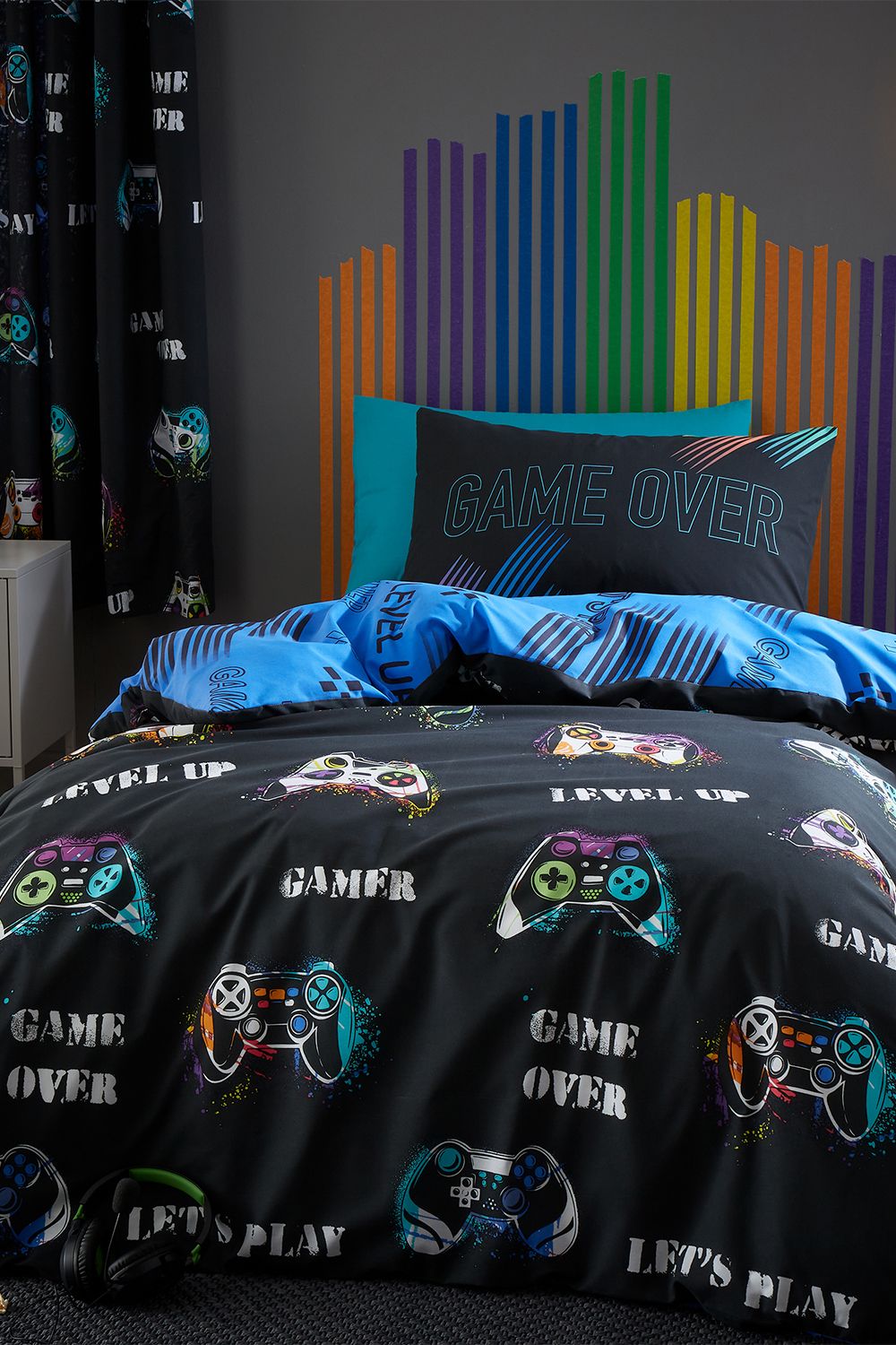 Catherine Lansfield 'Game Over' Duvet Set in Black