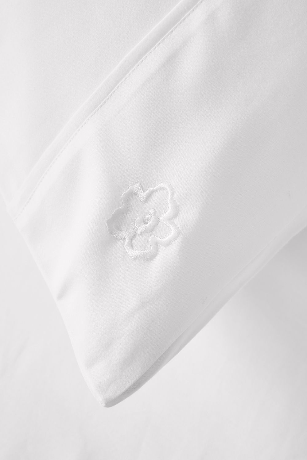 Ted Baker 'TB Plain Dye' Standard Pillowcase in White 2
