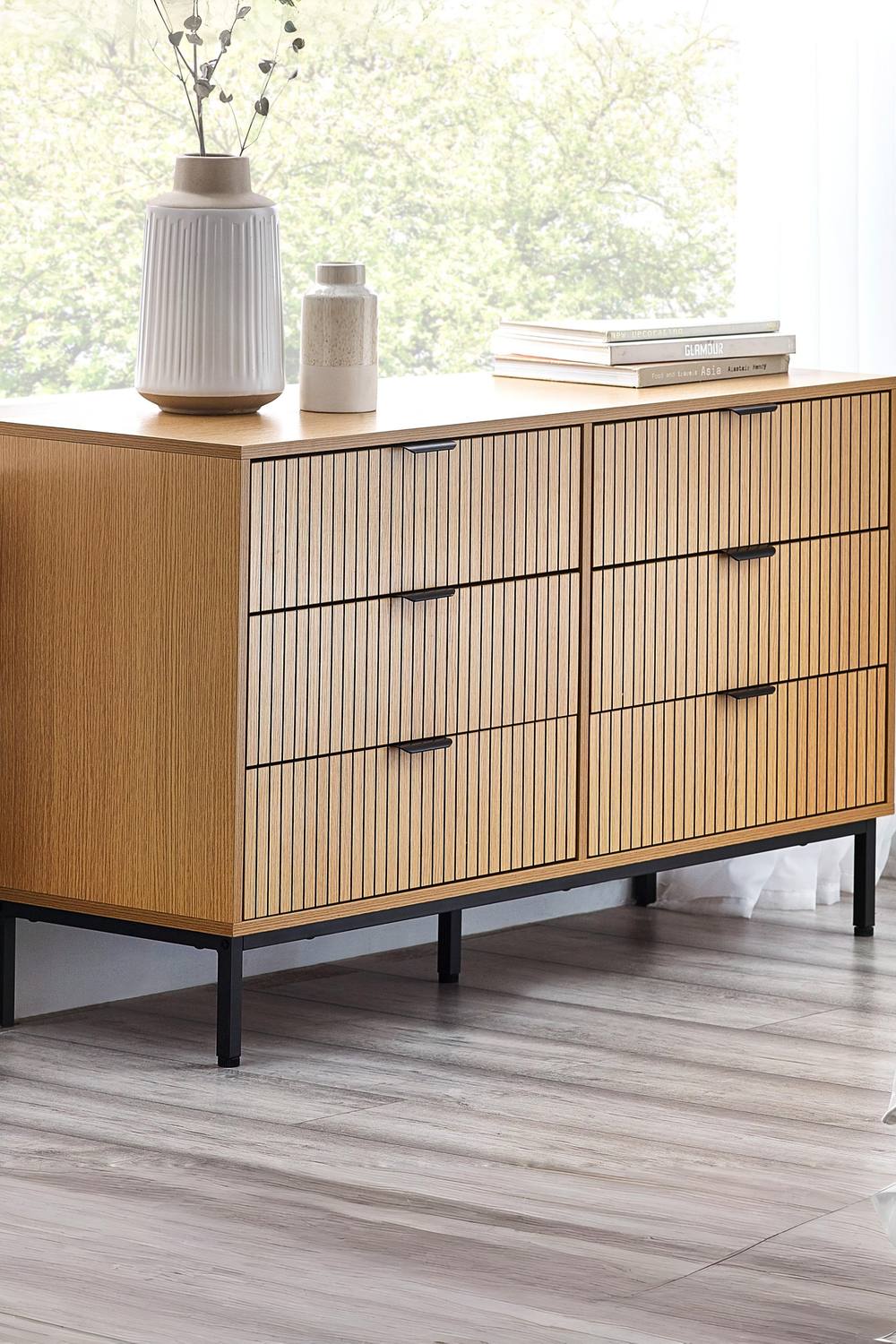 Julian Bowen Sia Fluted 6 Drawer Chest in Light Oak