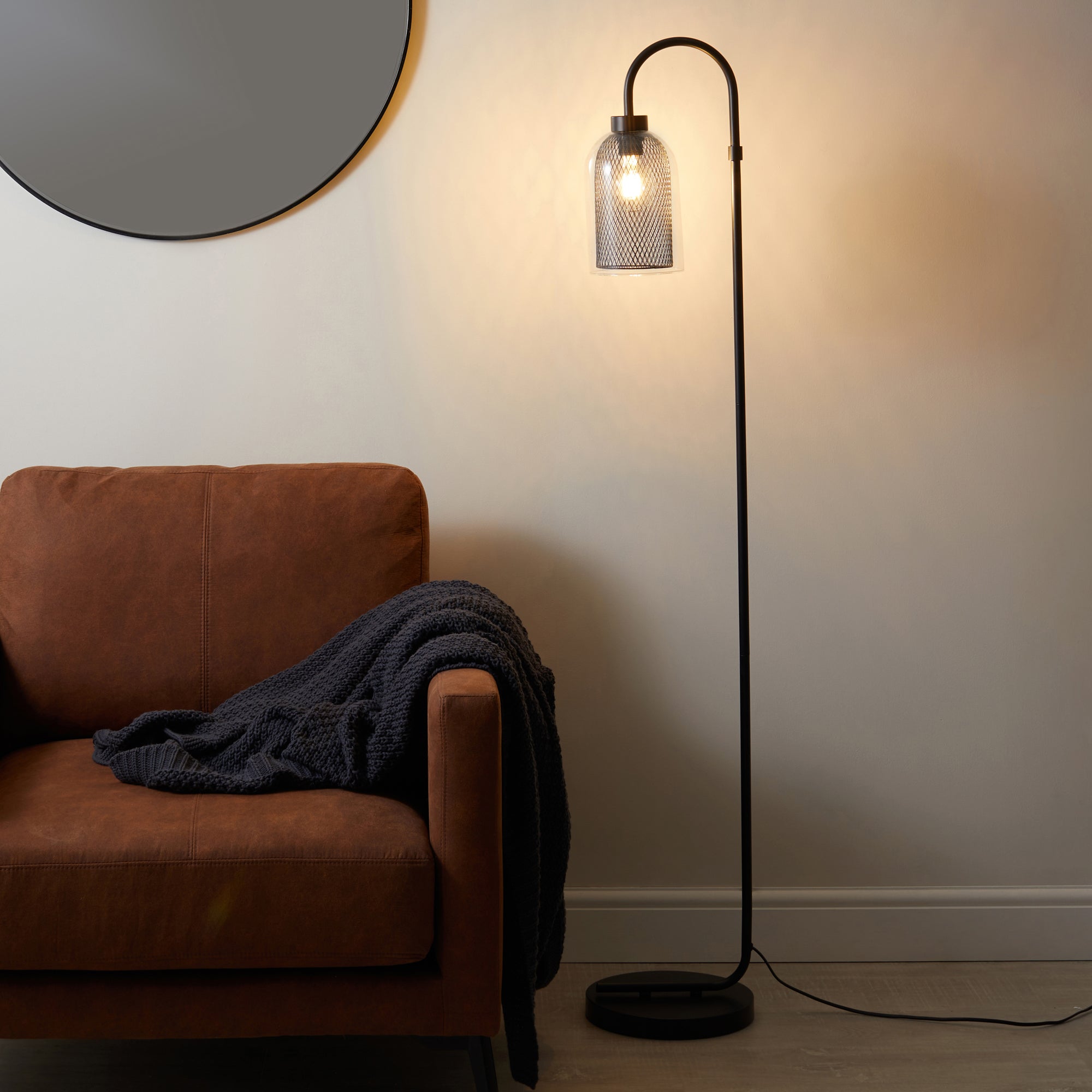 Akala Floor Lamp Black