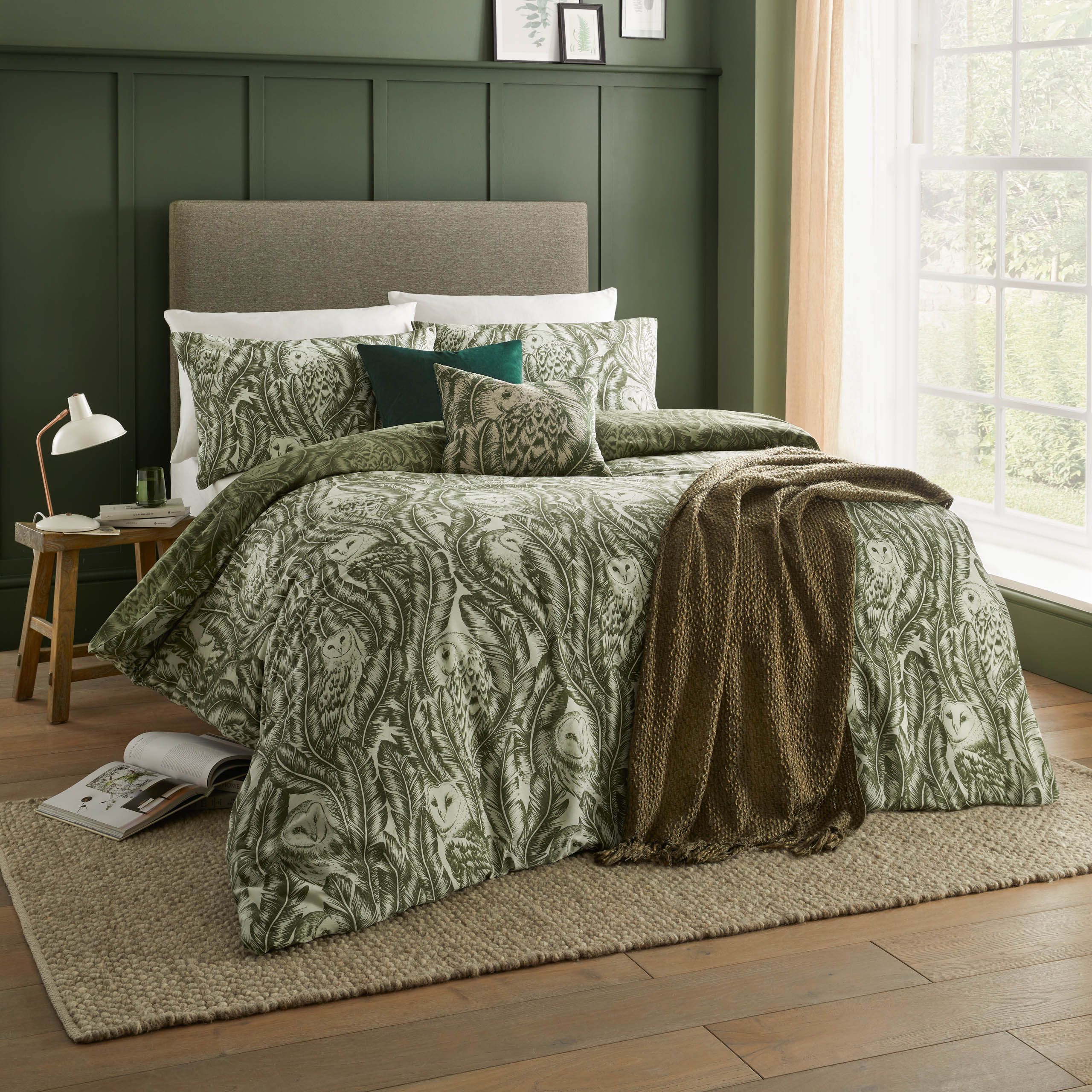Wylder Albus Barn Owl Floral Duvet Cover Set in Green