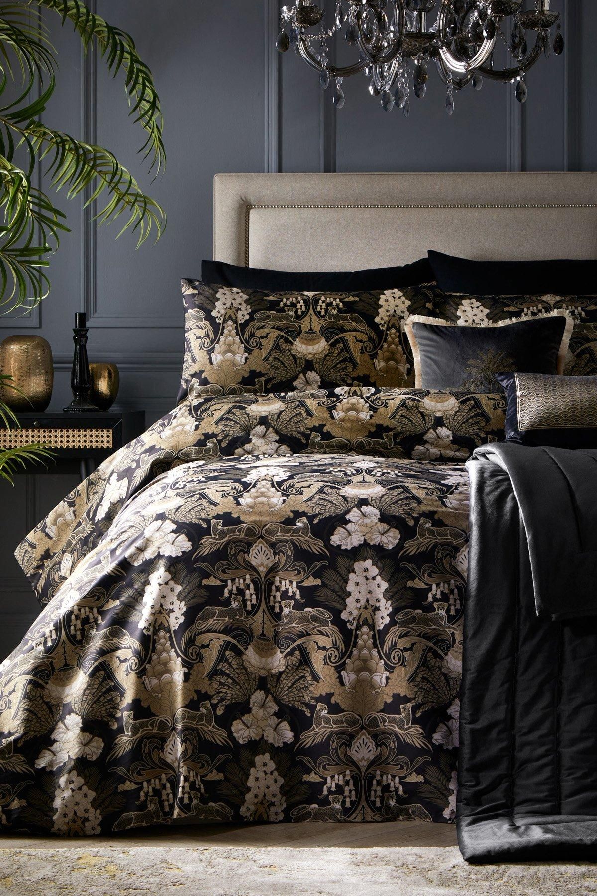 Laurence Llewelyn-Bowen 'Suburban Jungle' 100% Cotton Rich Duvet Cover Set in Black