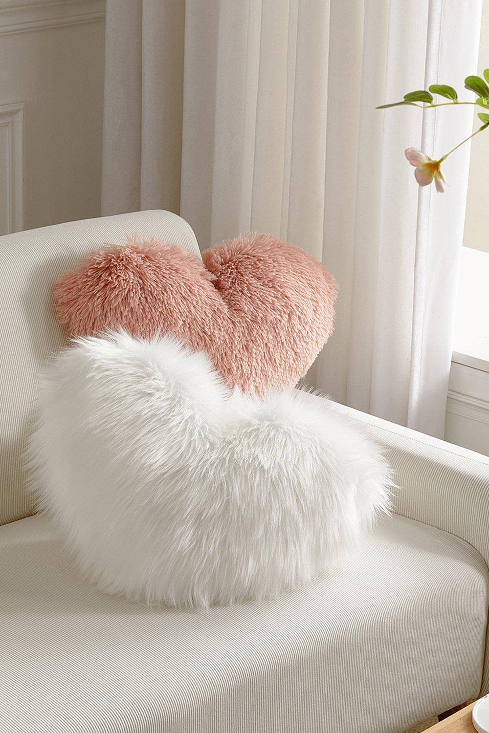 H&O Direct 40*50cm Heart Shaped Long Plush Throw Pillow Cover in White