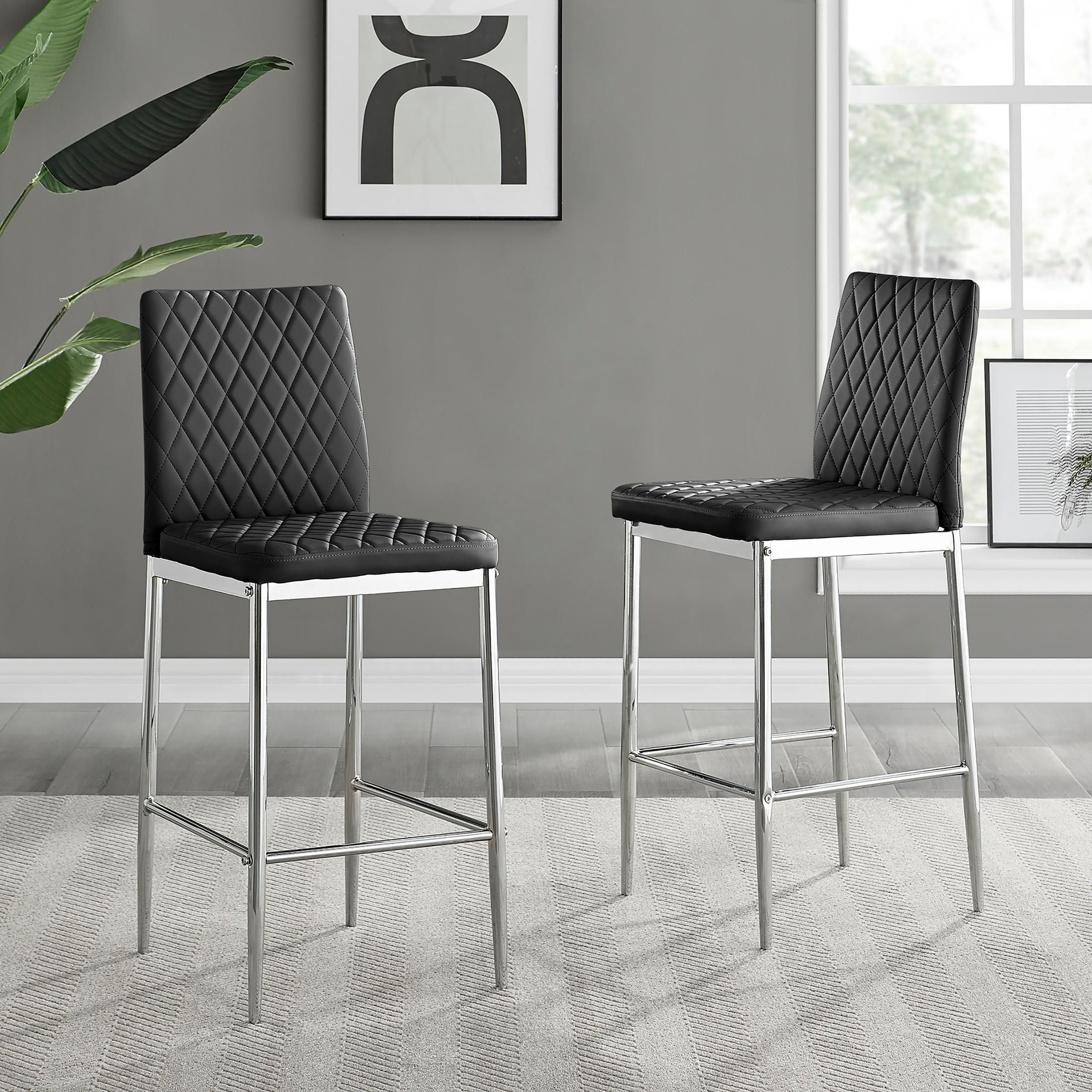 FurnitureboxUK Set of 2 Milan Hatched Faux Leather Padded Counter Stools With Silver Chrome Metal Legs in Black
