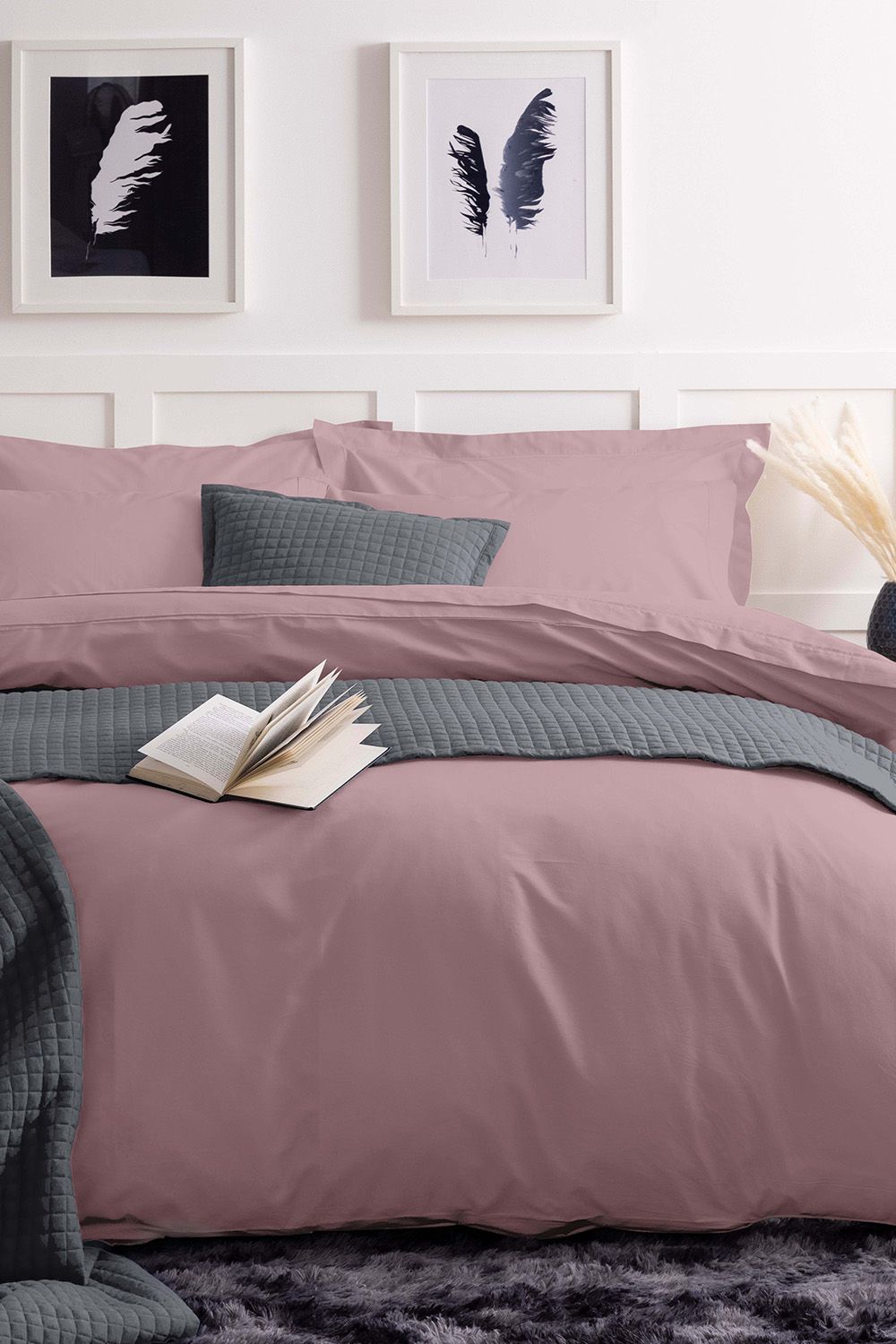 Belledorm Easy Care 200 Thread Count Cotton Polyester Percale Duvet Cover in Dark Pink