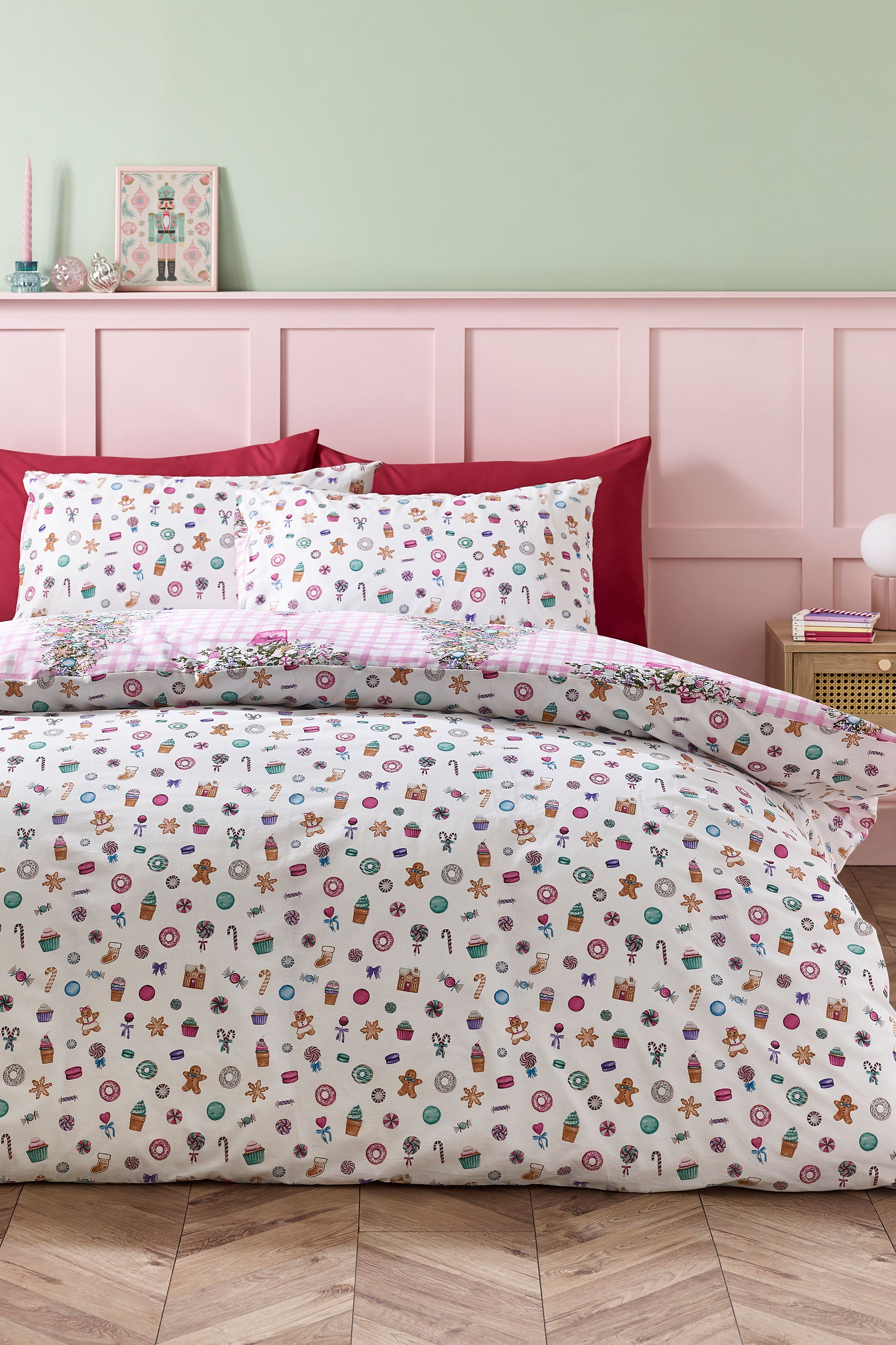 Catherine Lansfield 'Christmas Sweets & Treats' Reversible Duvet Cover Set in Pink 2