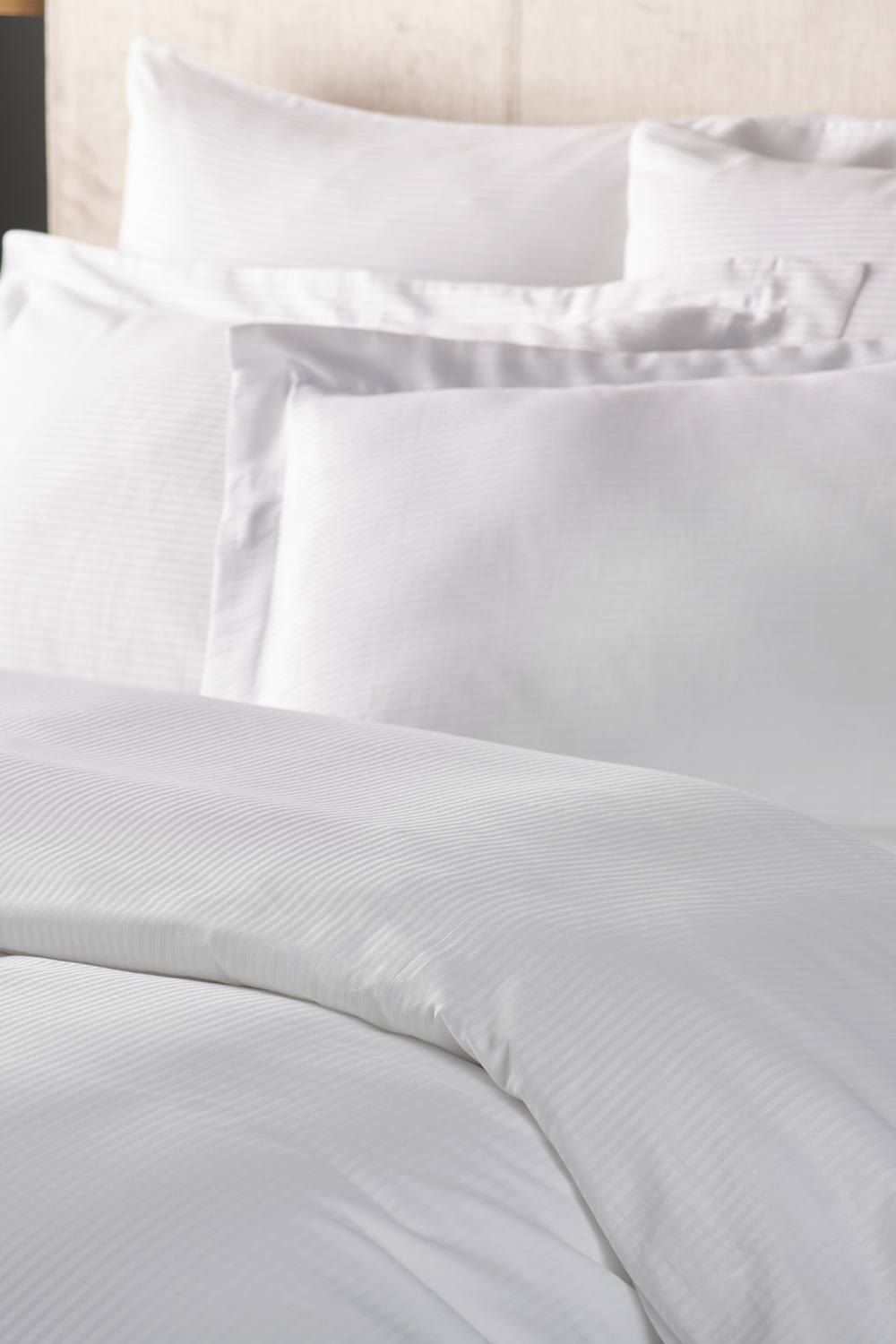 Vision Essentials Satin Stripe 50/50 Polycotton Duvet Cover 180 Thread Count in White