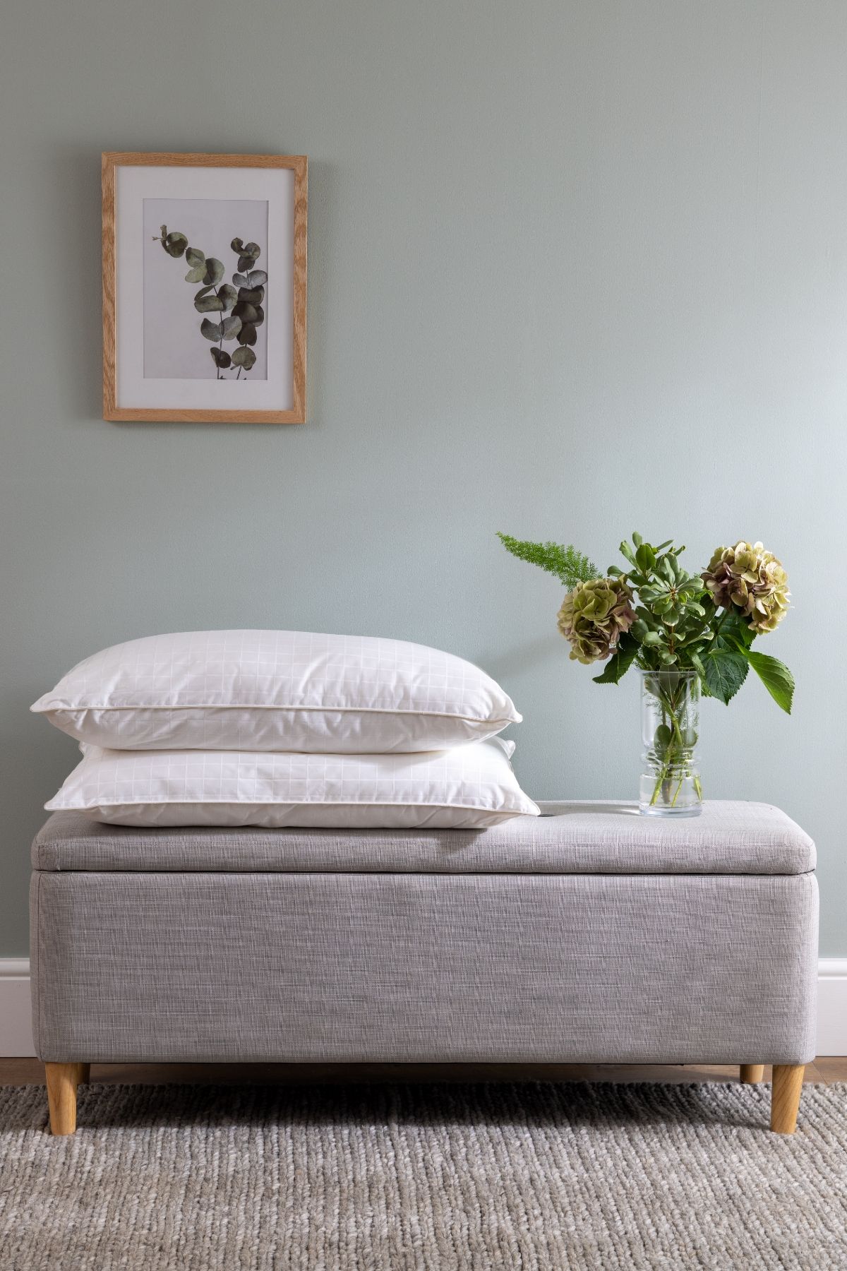 Soak&Sleep Soft As Down with Silk Standard Pillow - Soft Medium in White