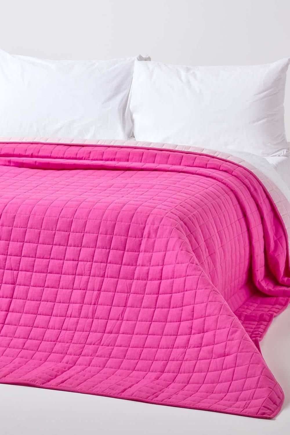 Homescapes Cotton Quilted Reversible Bedspread in Pink
