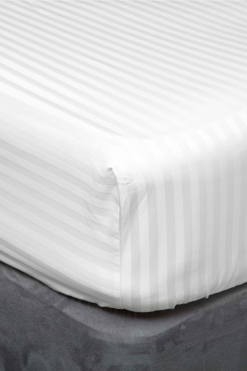 Belledorm Hotel Suite Satin Stripe 540 Thread Count 38cm Fitted Sheet in White