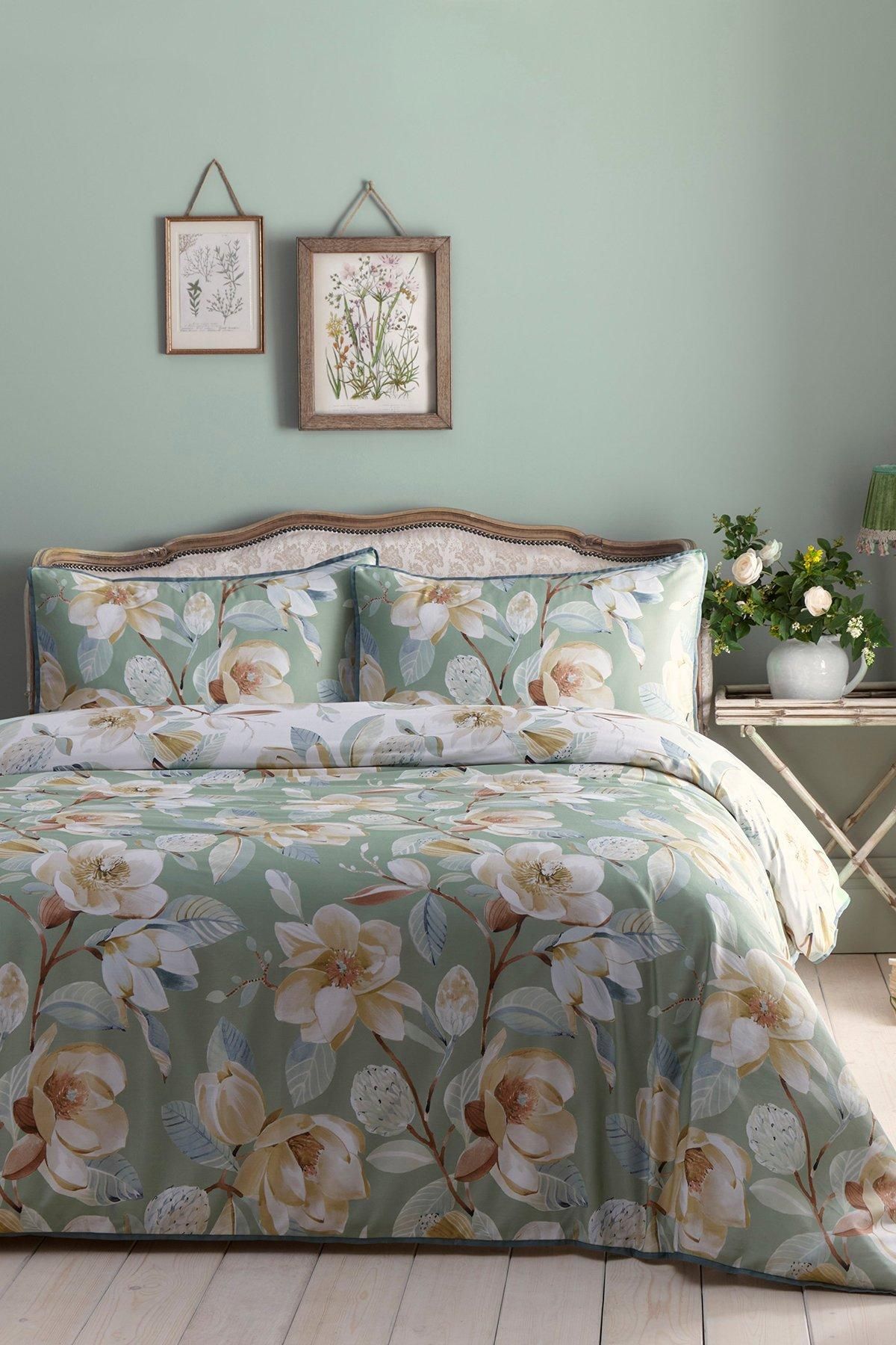 Appletree 'Eleanor' 200 Thread Count Pure Cotton Duvet Cover Set in Green