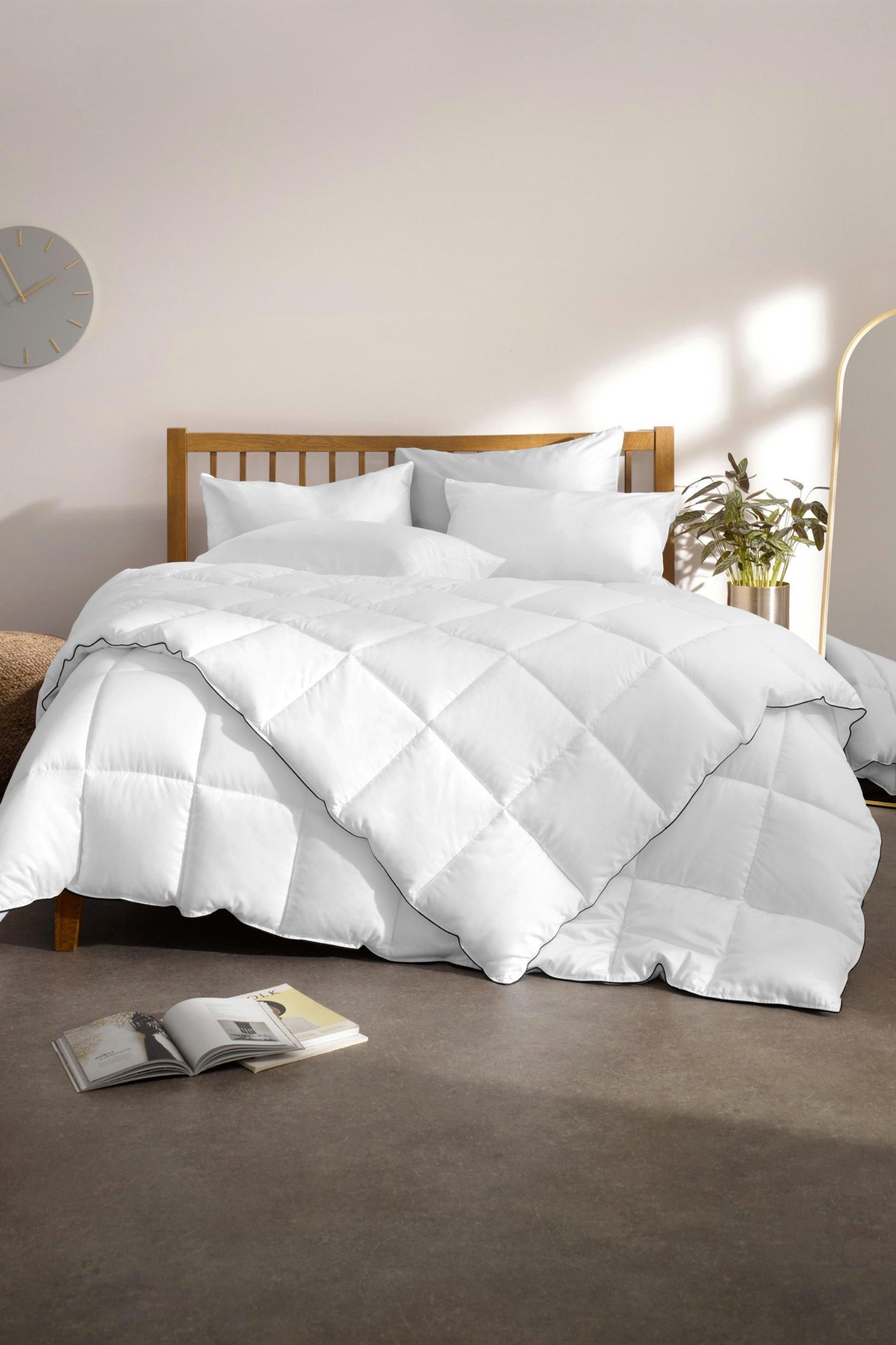 Panda London Panda Cloud 10.5 Tog Bamboo Duvet - All Seasons in White 2