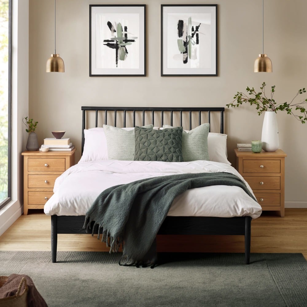 Belton - King Size - Spindle Design Bed - Black - Wooden - 5ft