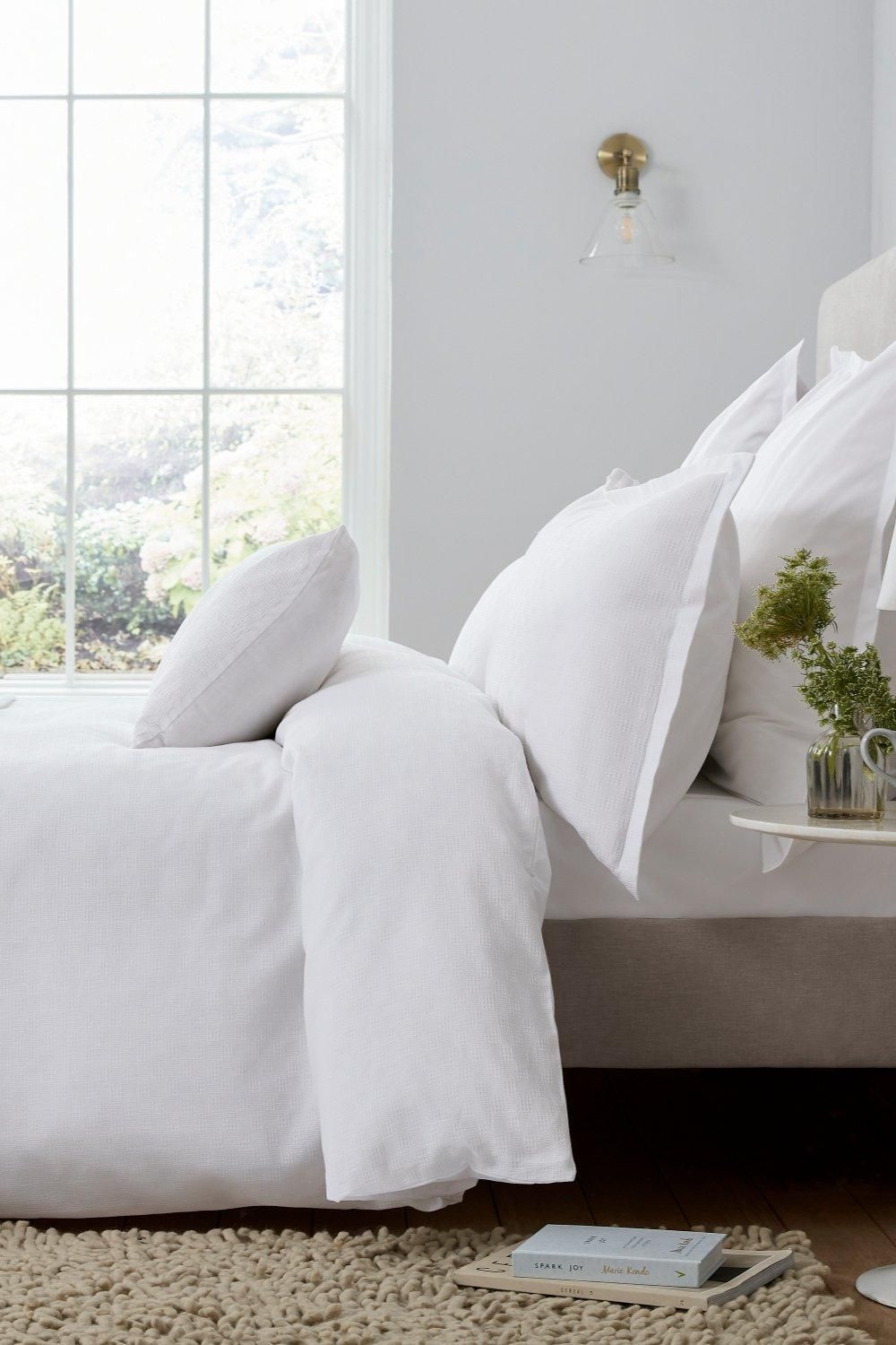 Murmur 'Ari' Cotton Duvet Cover in White