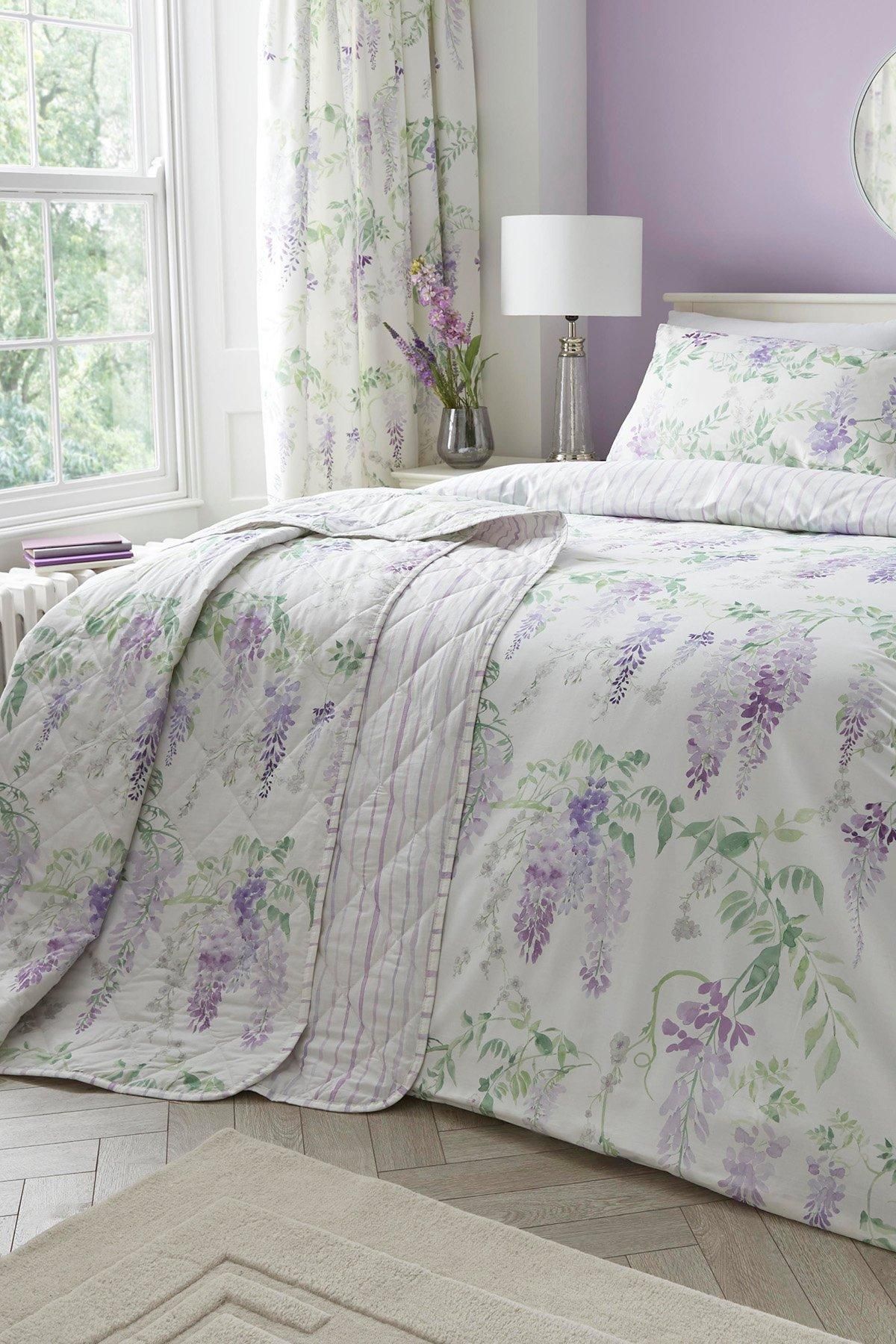 Dreams & Drapes 'Wisteria' Reversible Floral Bedspread in Lilac 2