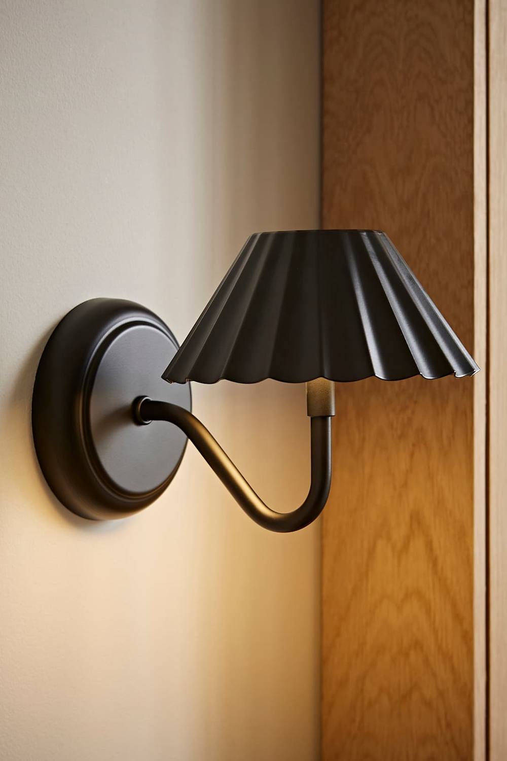 ValueLights Avery Portable Rechargeable Easy Fit Wall Light Fitting in Black