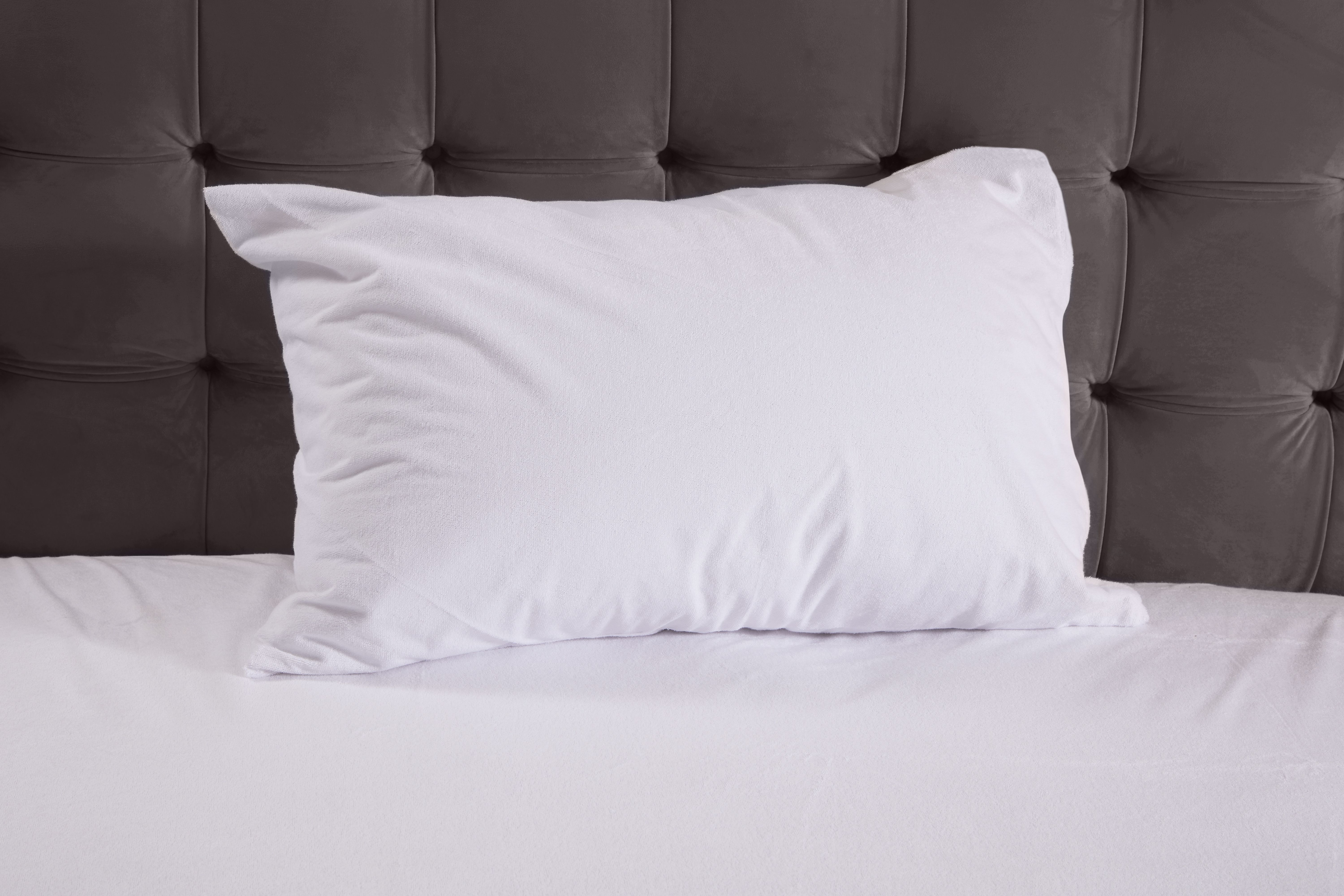 The Linen Consultancy 'TLC 5 Star Hotel Concept' Terry Waterproof PU Mattress & Pillow Protector Set in White