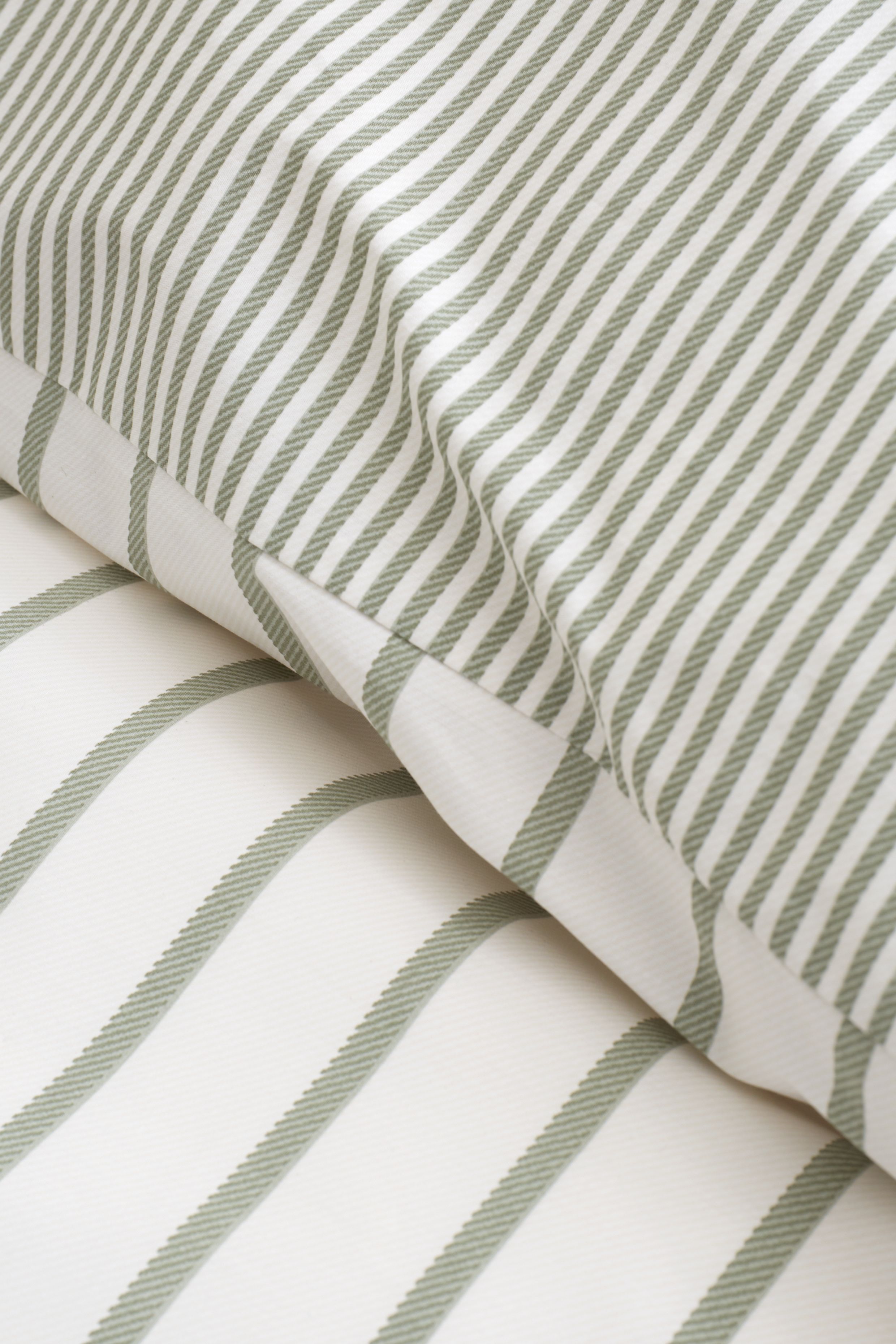 Bianca 'Hampton Stripe' 200 Thread Count Cotton Reversible Duvet Cover Set in Green 4